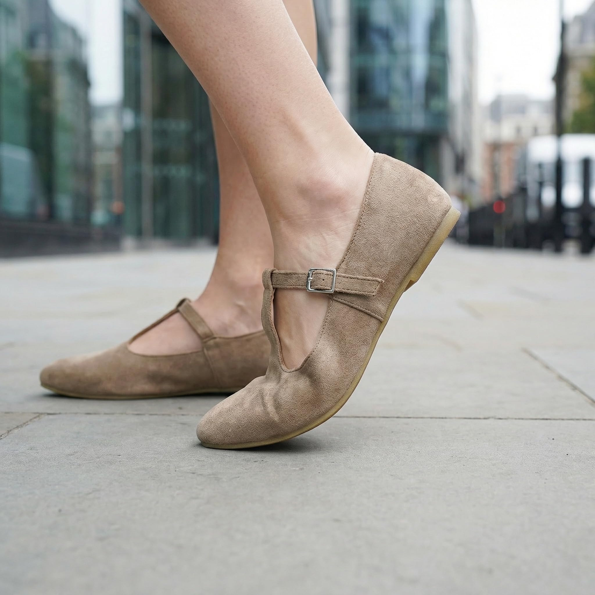 GLAMORA Ballerines Babies Femme Bride T Barre Boucle Réglable Effet Daim Chaussures Plates Bout Amande Salomés Souples Confortables Mary Jane Chaussures Basses