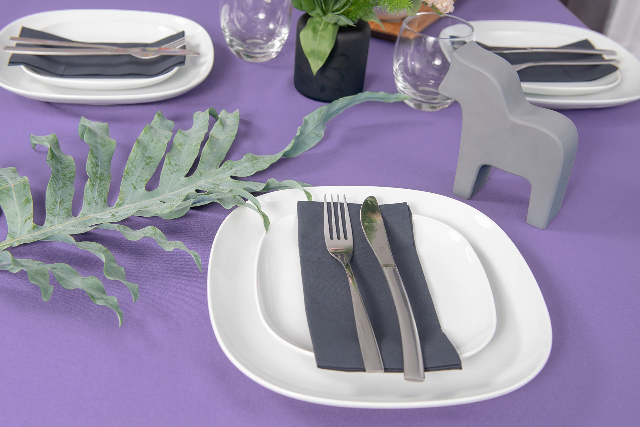 NIBLO Tablecloth Table Runner Table Linen Table Decoration Table Cloth Choice of Colours and Sizes (Lavendell, Tablecloth
