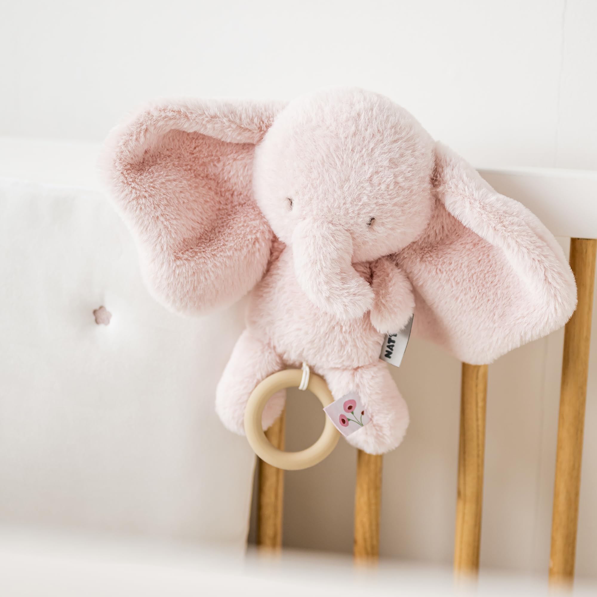 Nattou Carillon in Peluche a Pelo Lungo, Elefante, Ninna Nanna "La-Le-Lu", Con Anello, 100% Poliestere, FanFan, Rosa