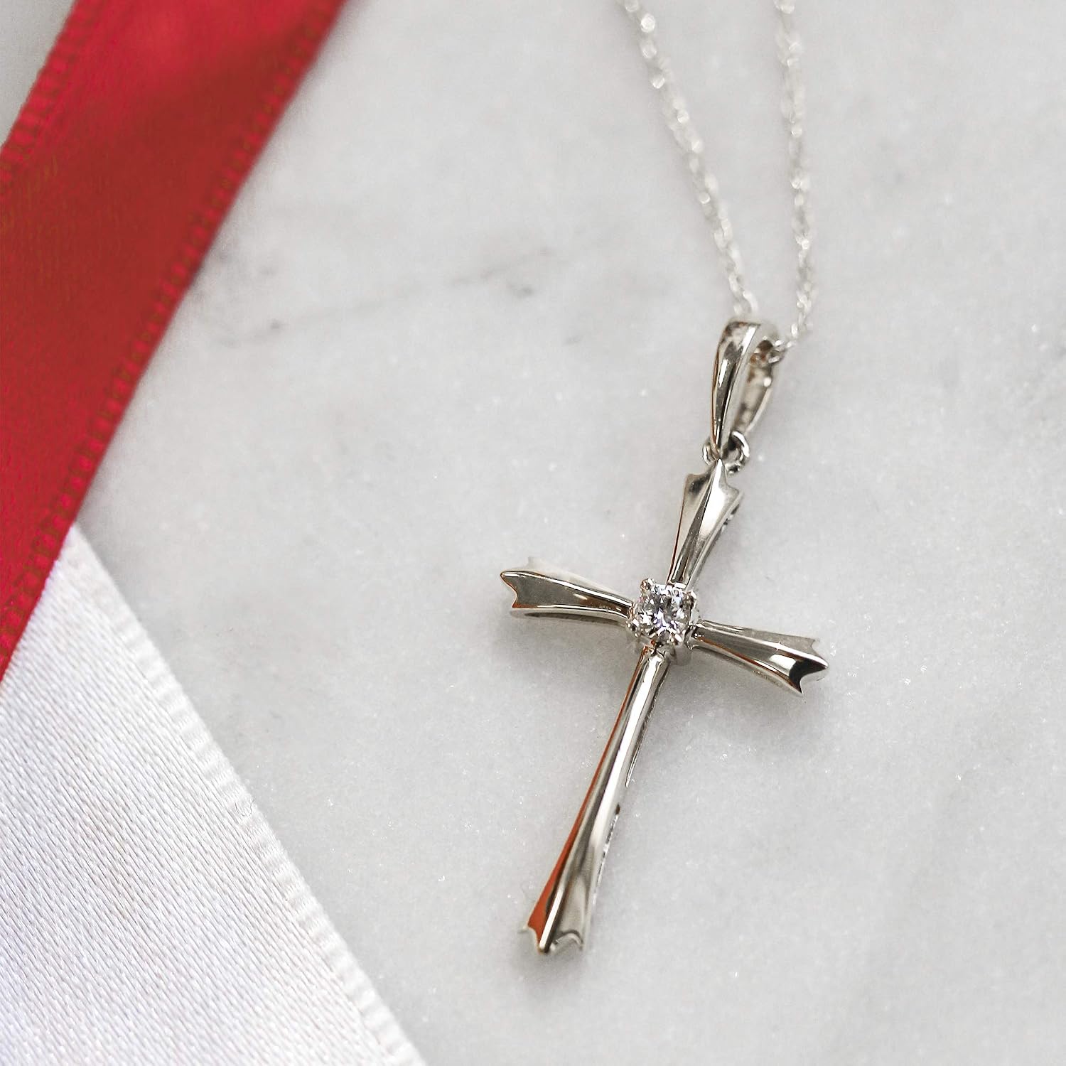 Kobelli Solitaire Diamond Cross Pendant Flared Arms in 10k Gold
