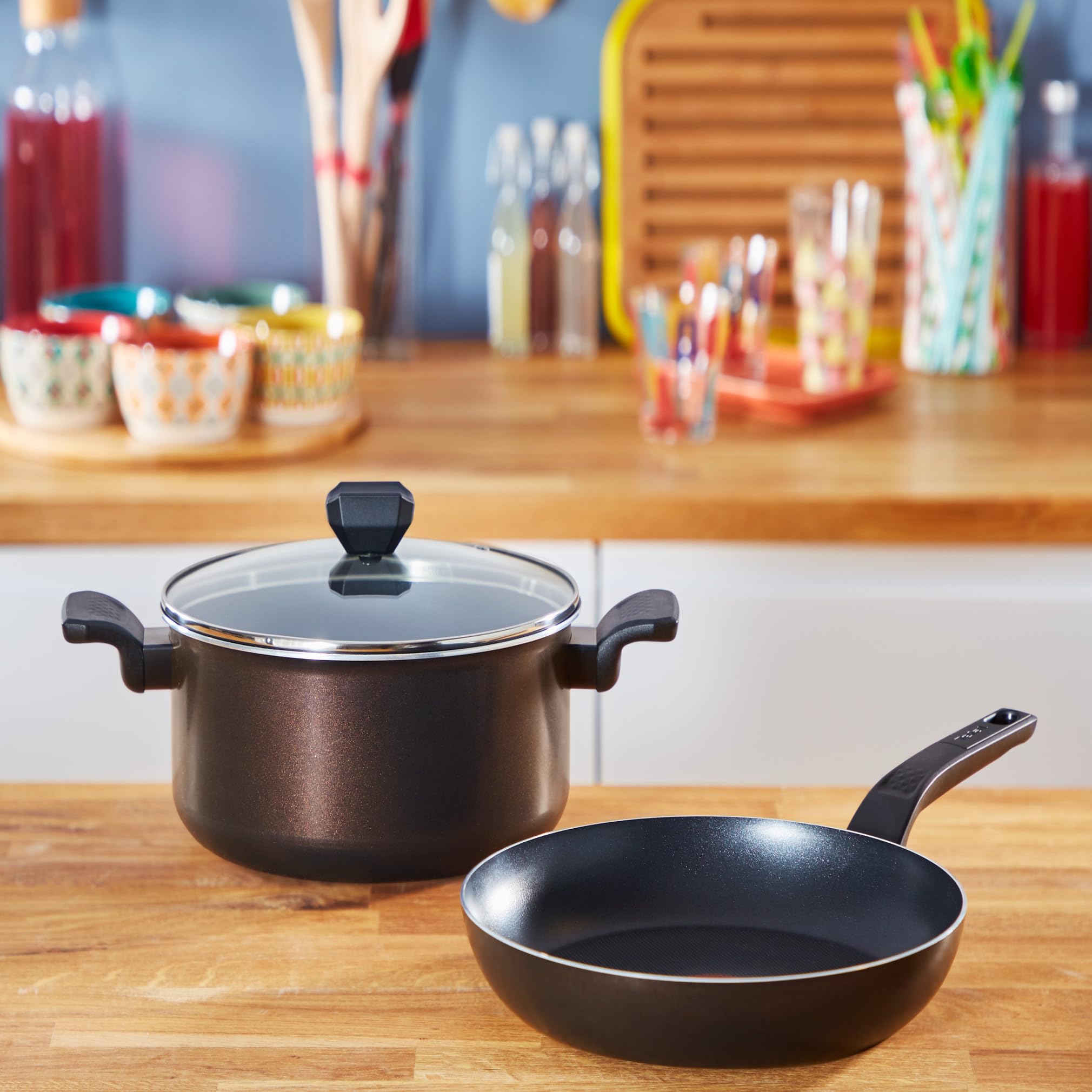 Tefal Easy Cook and Clean, Poêle 32 cm, Nettoyage facile, Revêtement antiadhésif, Indicateur de chaleur Thermo-Signal, Base Diffusion, B5550833