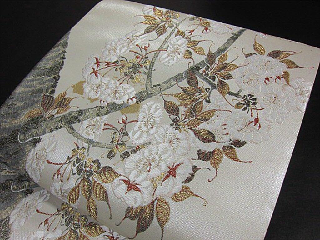 上質な逸品西陣織引箔高級袋帯 【真珠・本金箔】（綿芯仕立付）桜