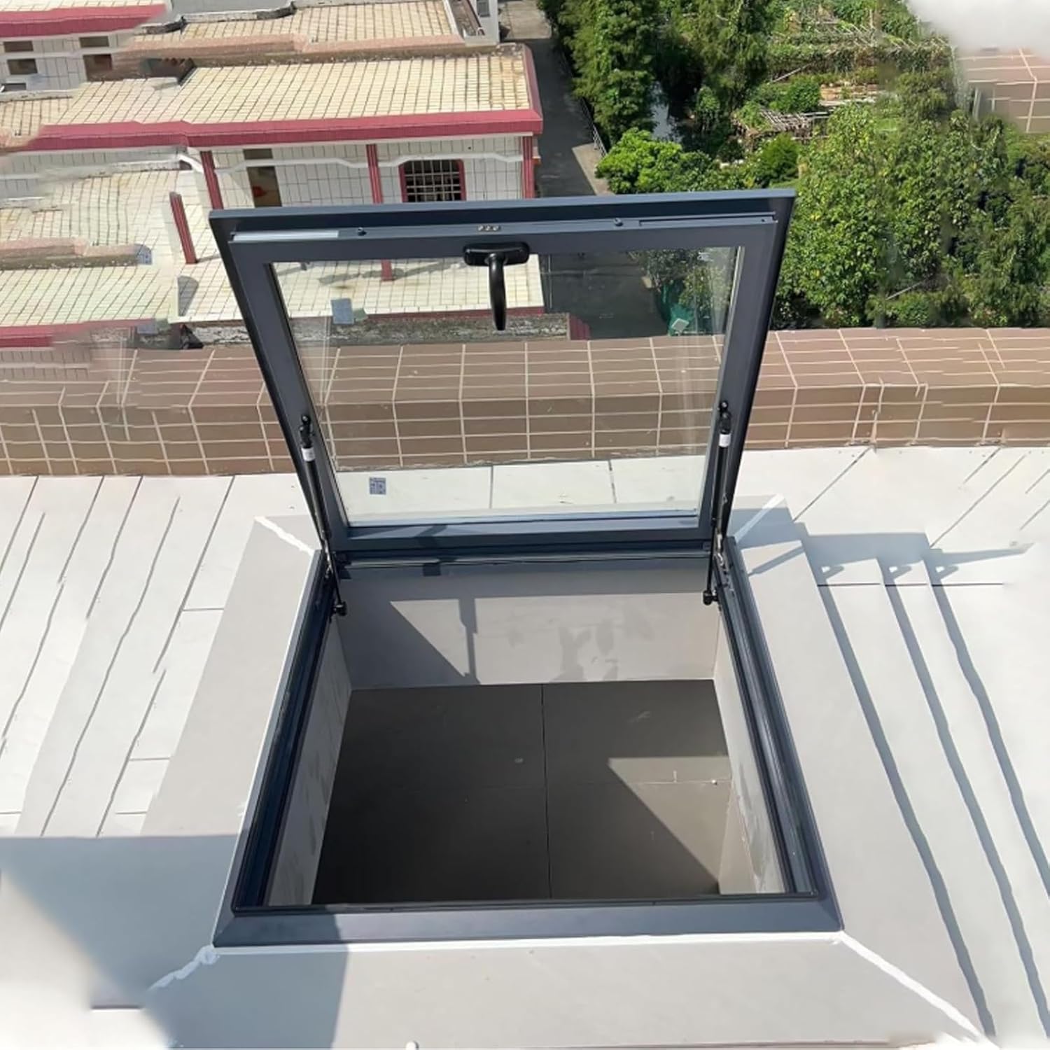 Rainproof Industrial Hatch for Warehouse Attic,Sealed Rainproof Roof Hatch,Roof Hatch Rainproof Attic Hatch Cover,Lockable Handle Roof Vent Roof Hatch,Commercial Hydraulic Support Roof Hatch(50*65cm/1