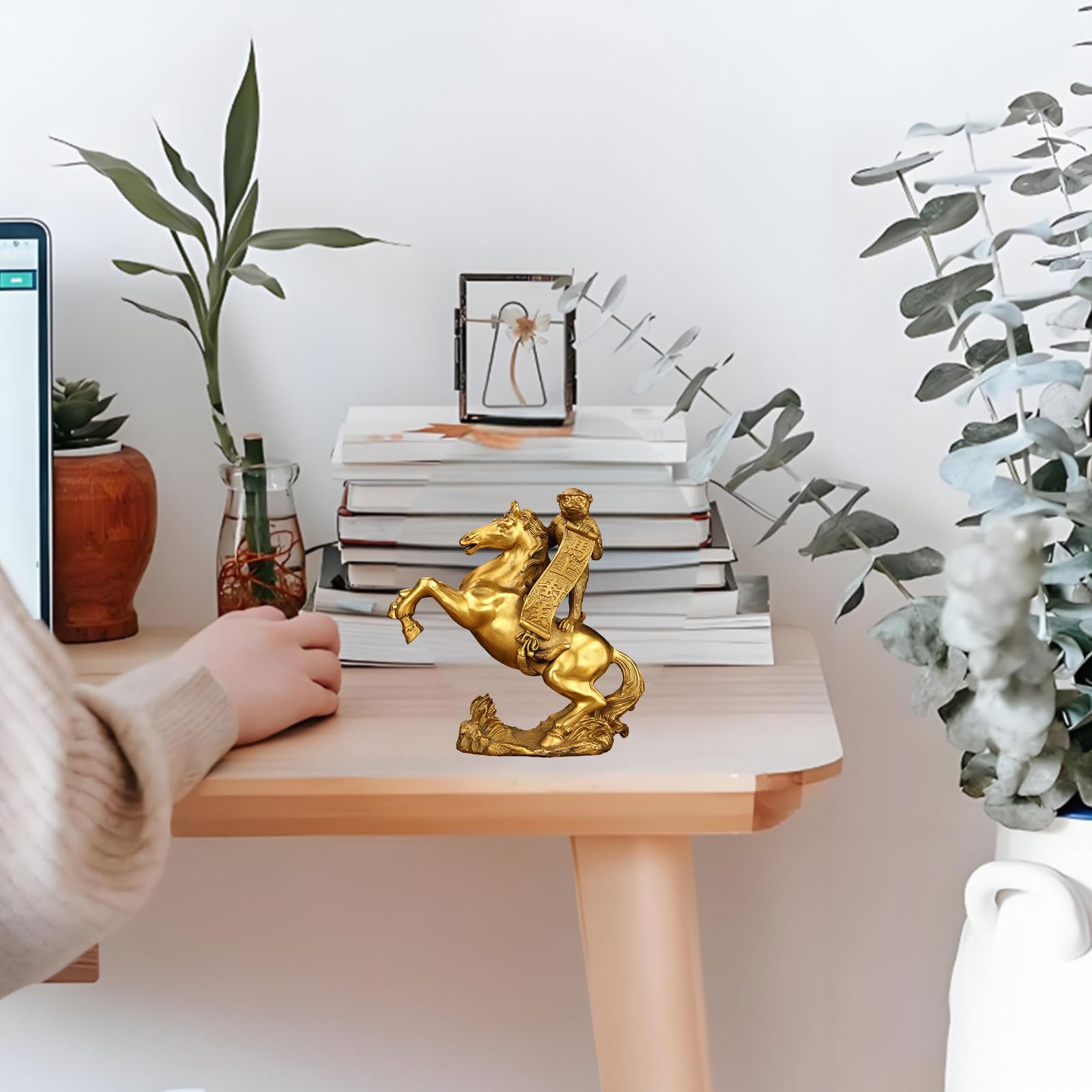 Chiński feng shui ręcznie robiony mosiądz małpa jeździectwo posąg konia chiński zodiak feng shui dekoracja dla sukcesu zawodowego, dekoracja biurka, dom i biznes błogosławieństwo prezent, 20,5