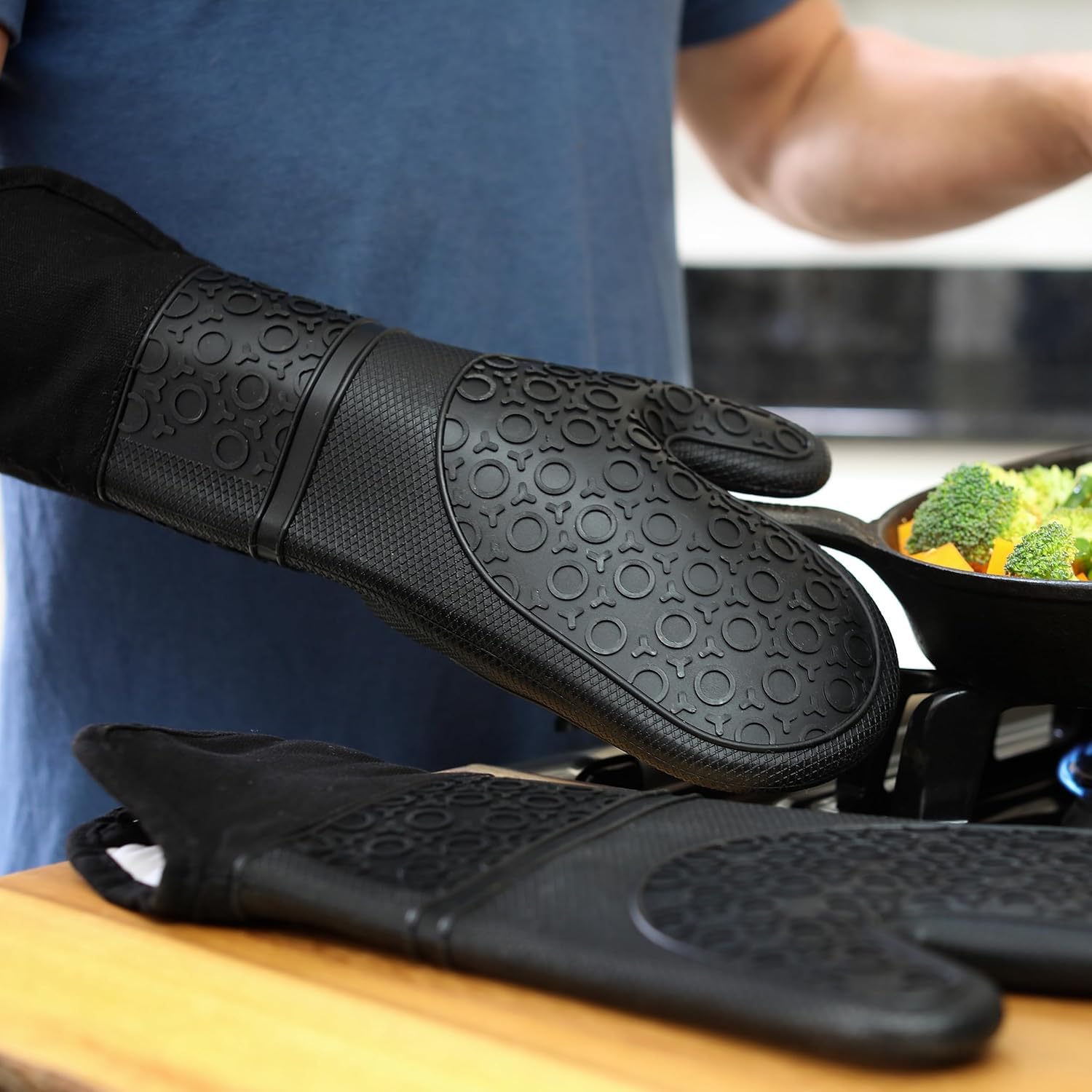Guanto da forno extra lungo professionale in silicone - 1 paio - Guanto da cucina con guaina trapuntata - nero