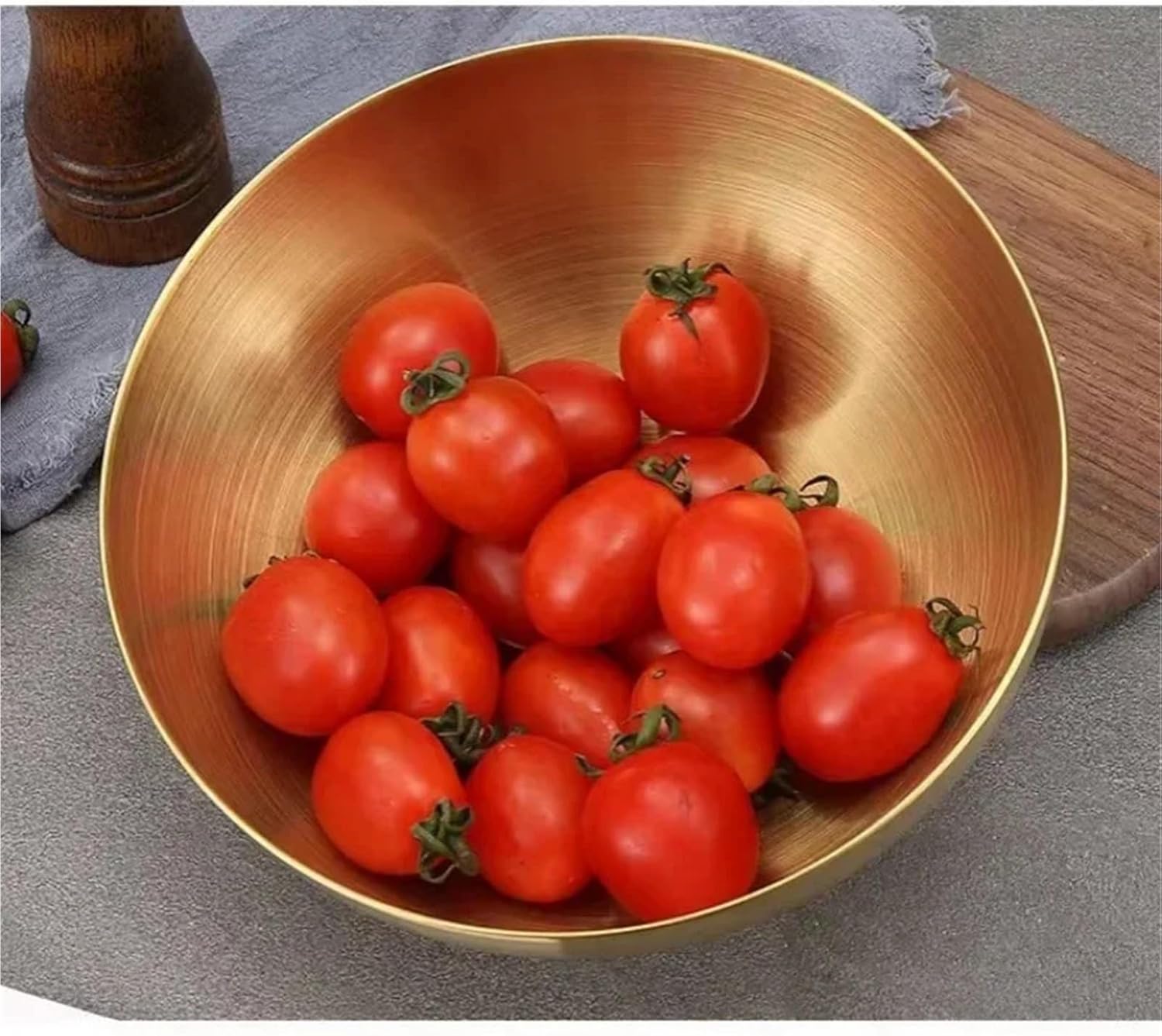 Stainless Steel Mixing Bowl 6 Pcs Golden Stainless Steel Fruit Salad Bowls Large Capacity Food Container Soup Rice Noodle Kitchen Tableware(20cm)