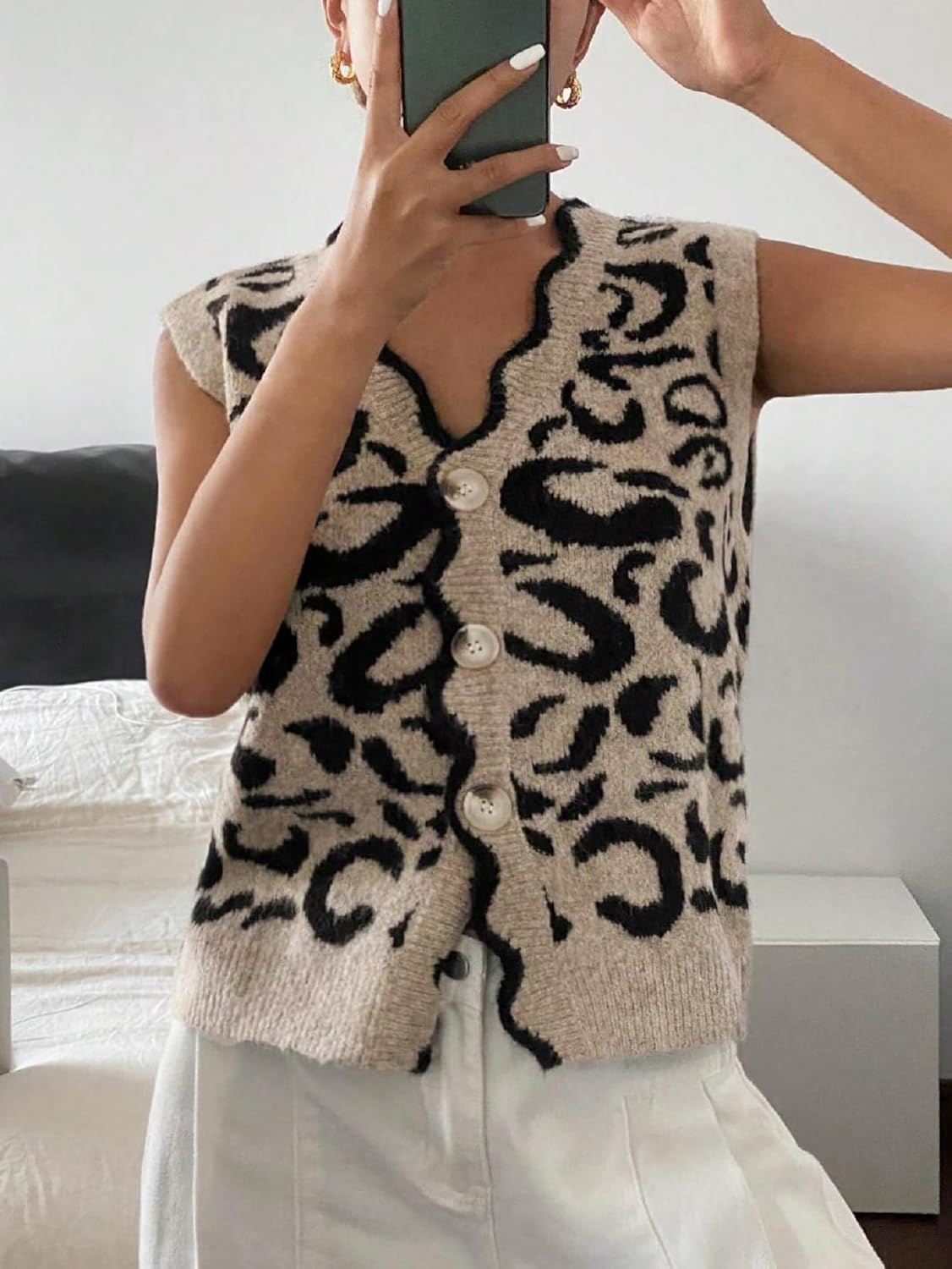 WDIRARA Women's Leopard Print Button Down Sweater Vest V Neck Sleeveless Cardigan Scallop Trim Knit Tops - Image 6