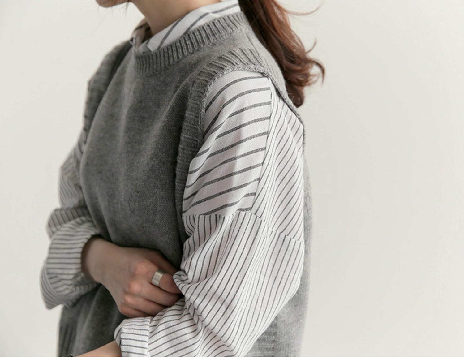 UANEO Women's Basic Round Neck Sleeveless High Low Pullover Knit Sweater Vest - Image 4