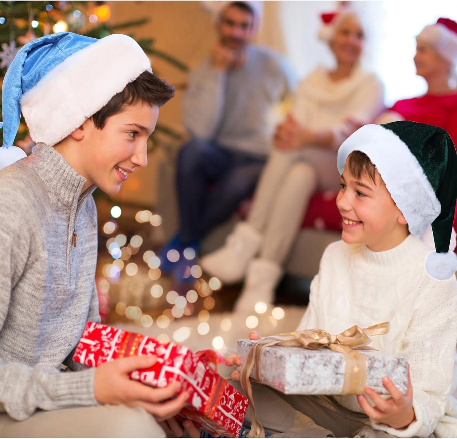 Santa Hats, Unisex Velvet Christmas Hat for Adults, Extra Thicken Classic Xmas Hat for New Year Festive Party - Image 6