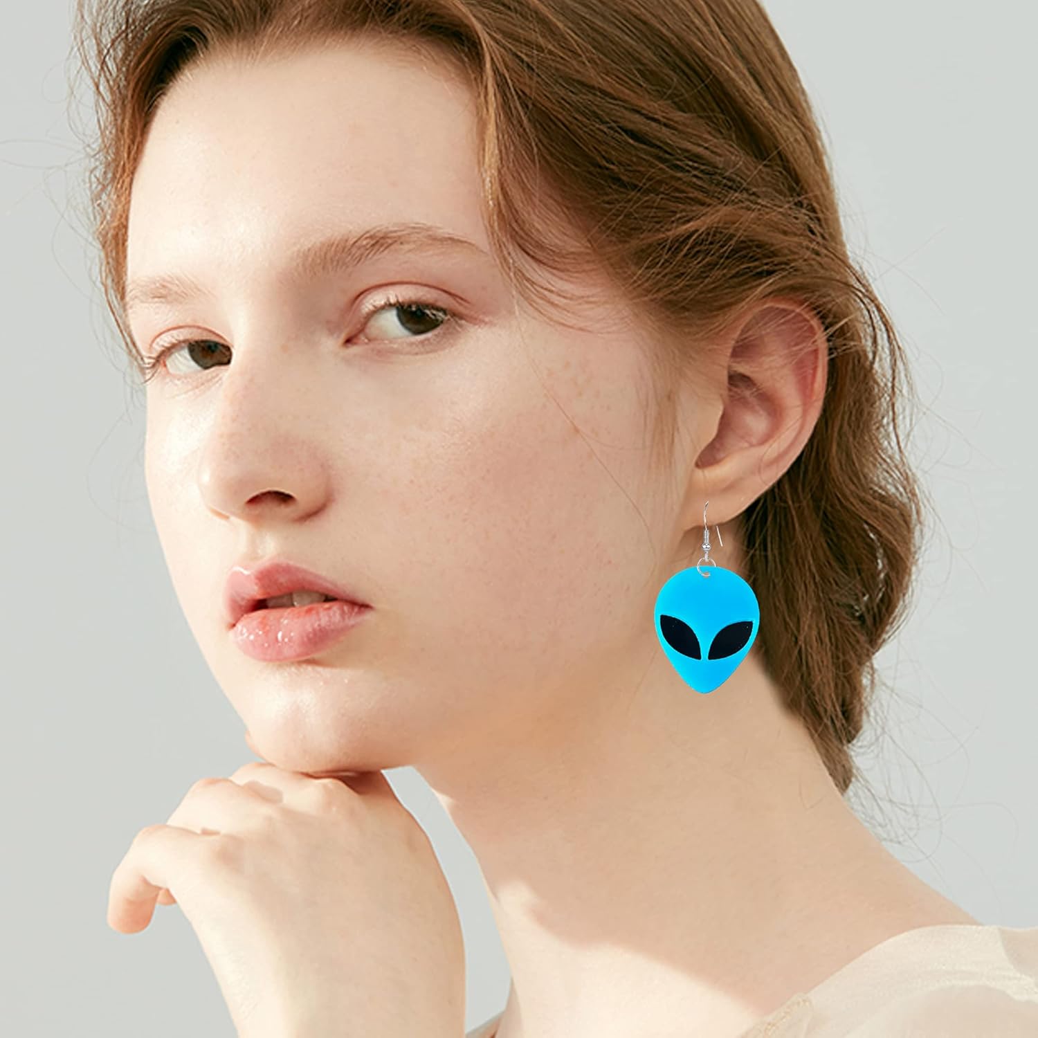 YUNXI Punk Halloween Acrylic Alien Earrings for Women Cute Funny Cartoon Alien Head Resin Dangle Drop Statement Earrings Jewelry - Image 2