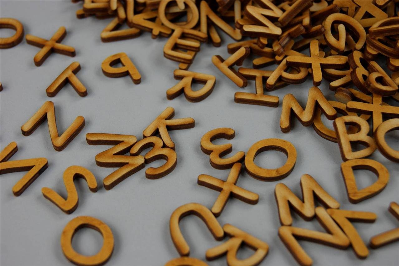 250 + PLAIN WOODEN SALL LETTER &ap; DIGITS DISNEY ADHESIVE LETTERS BLANK