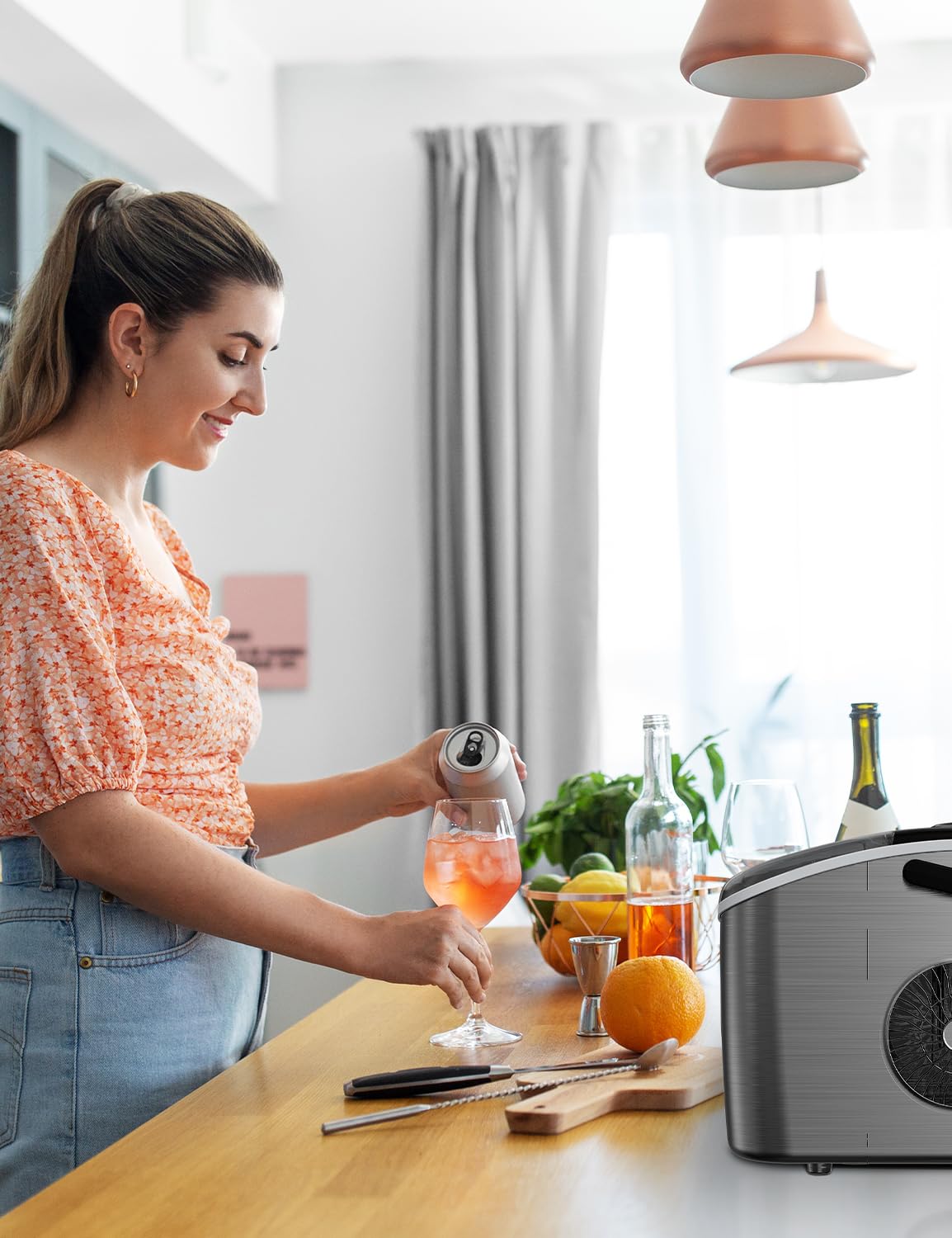 KitchenBrothers maquina de Hielo - Ice Maker - Maquina de Hacer Hielo - Máquina para Hacer Cubitos de Hielo con Pala para Hielo - 9 Cubitos de Hielo en 8 Min. - Portátil con Asa - 1,2L