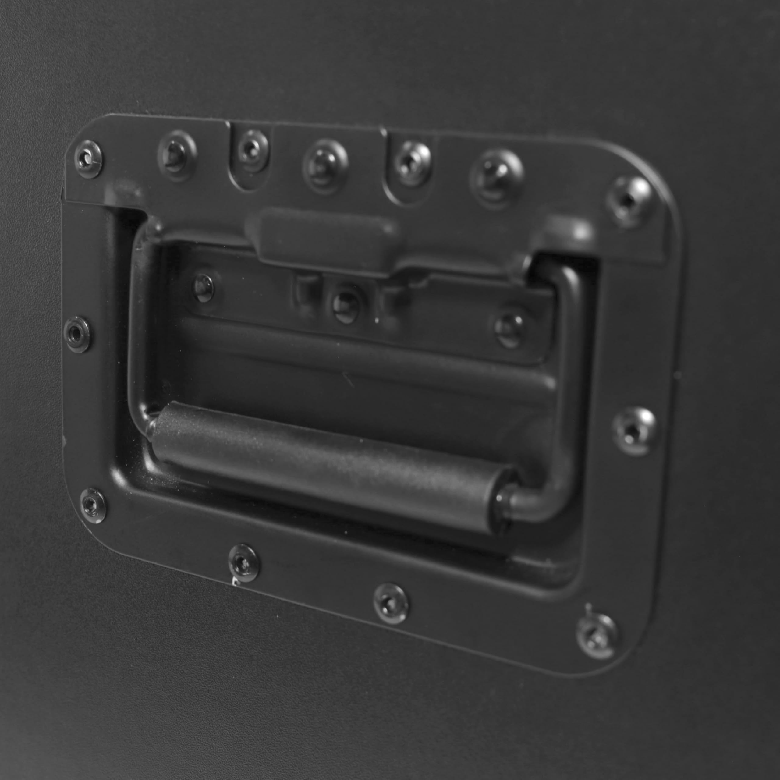 BoomToneDJ Cirrus 1000 Flight Case Universale Nero con Rotelle. Valigia Professionale. Angoli in Alluminio. Rinforzi Angolari. Dimensioni 543 x 390 x 269 mm.