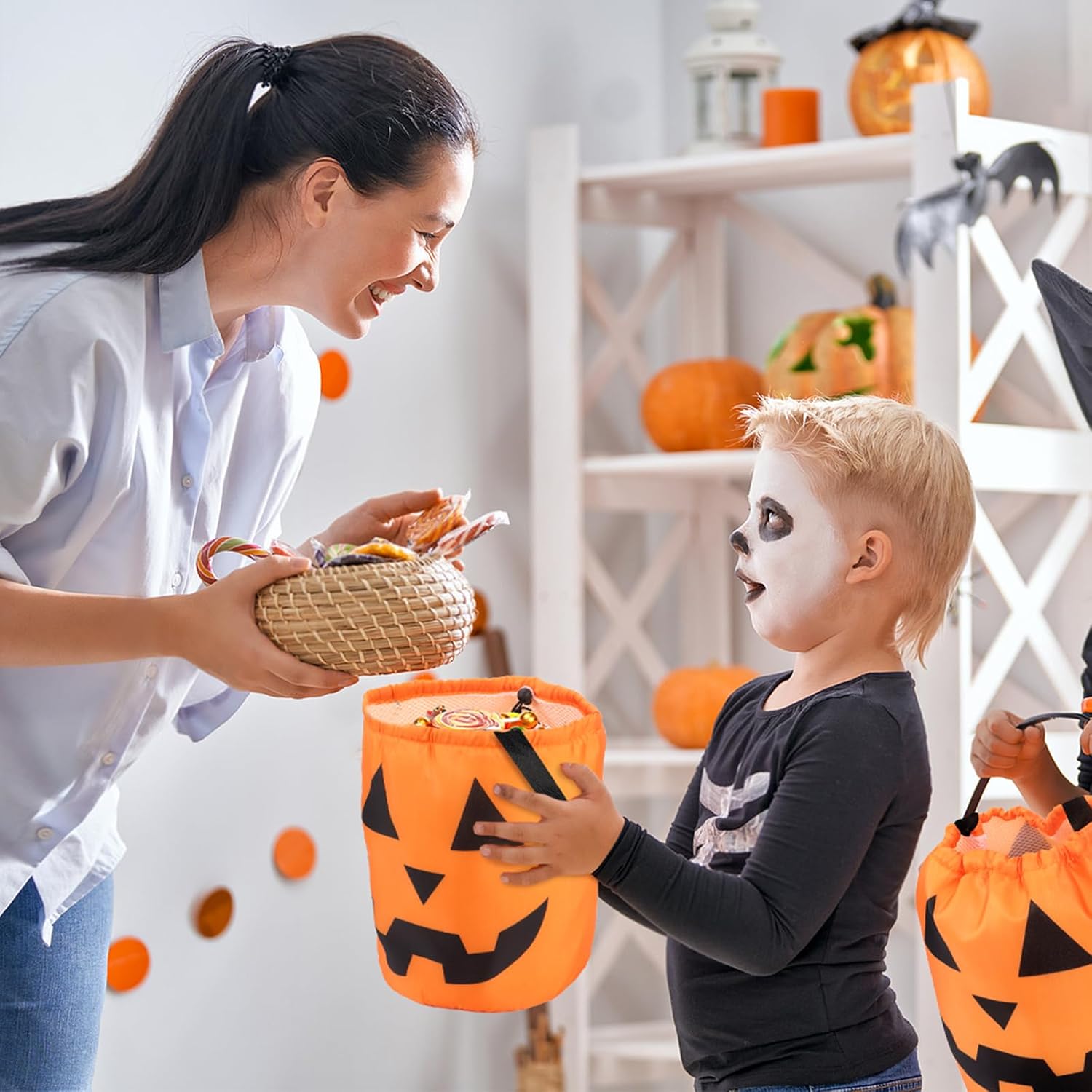 Lainlight Halloween Candy Bags Draw String Trick or Treat Bag with Pumpkin Face for Kids Halloween Party Favors Orange