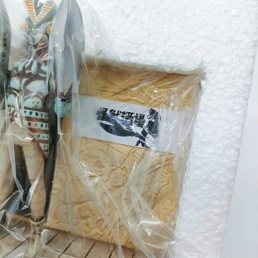 Amazon.co.jp: 怪獣酒場 バルタン店長 お出迎えミニオブジェ : ホーム 