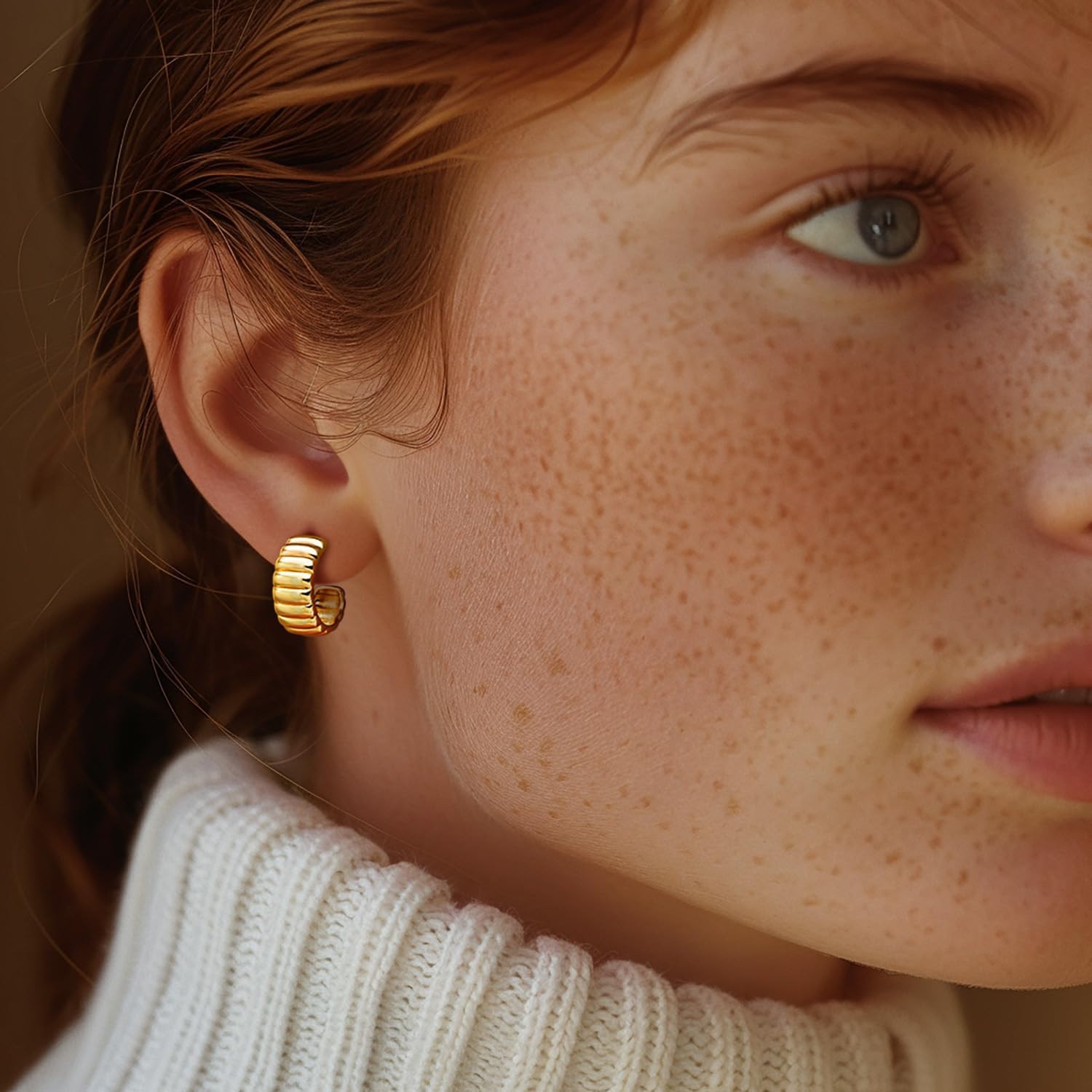 GIORGIA GIBBS Gold Earrings for Women 14K Gold Hoop Earrings for Women Rhombic Print Wide-Face Statement Chunky Half-Circle Design Hoop Earring for Womens 17 MM/20 MM (17MM)