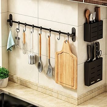 Amazon｜鍋とフライパンの吊り下げラックレール、フック6個付き