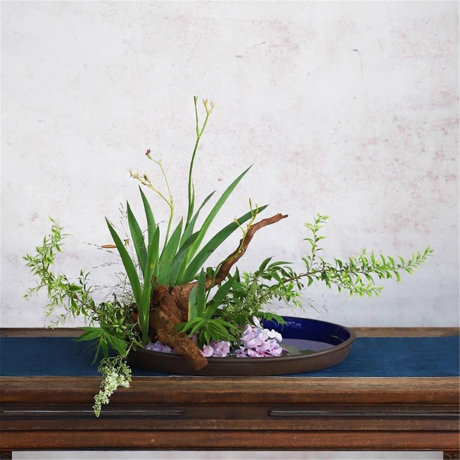 Bandeja decorativa Ellipse cerámica platillo con arreglo floral y decoración