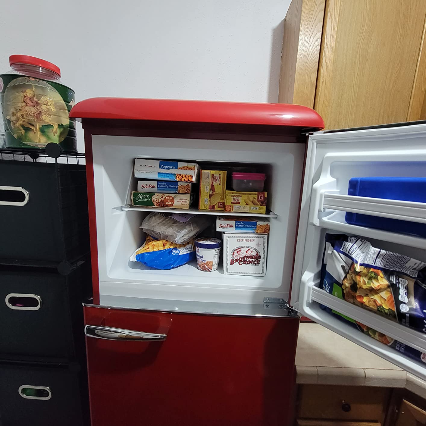 61/mo Finance Galanz GLR12TRDEFR Refrigerator, Dual Door Fridge, Adjustable Electrical