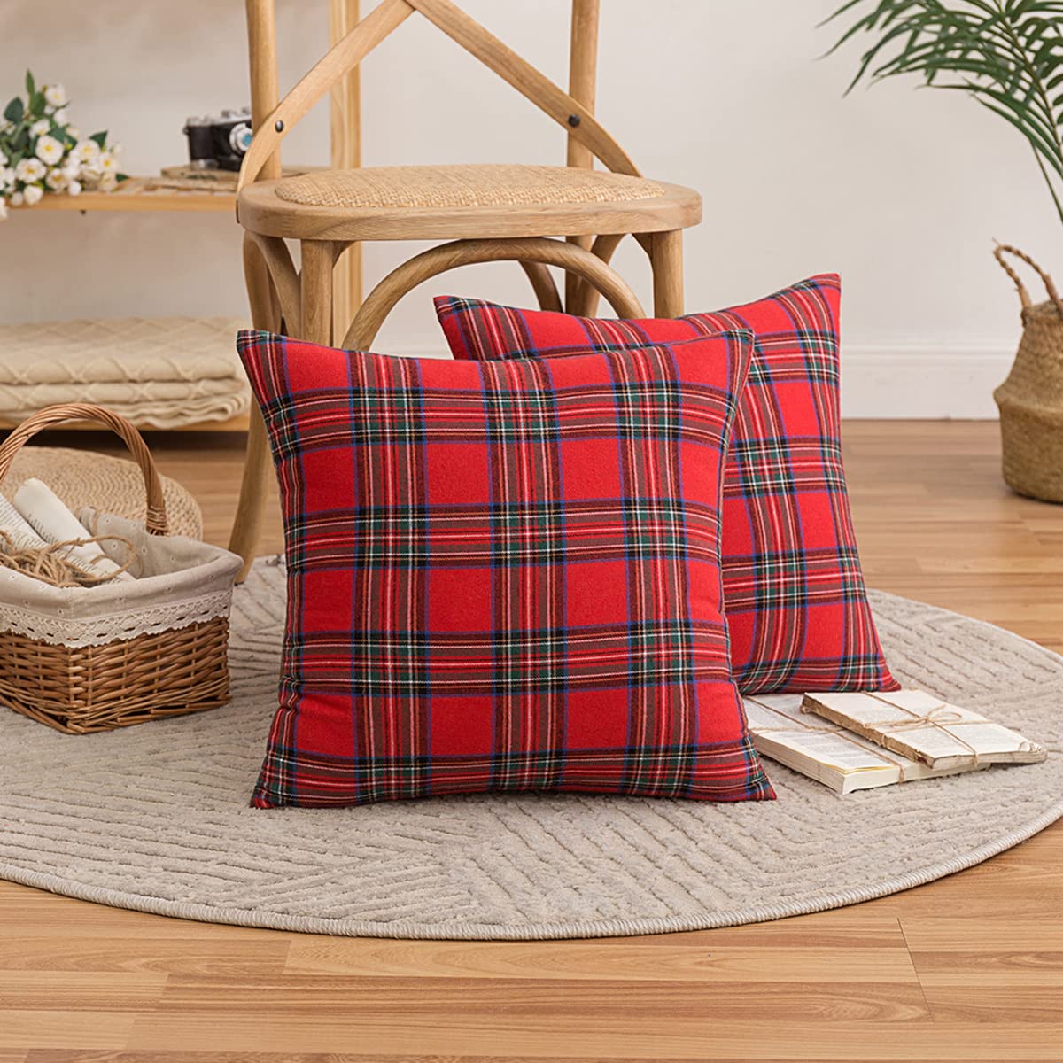 LDKJScottish plaid cushion cover, red plaid plaid cushion, classic and durable, soft and comfortable, Christmas home decoration 45 X 45 cm，2 pieces