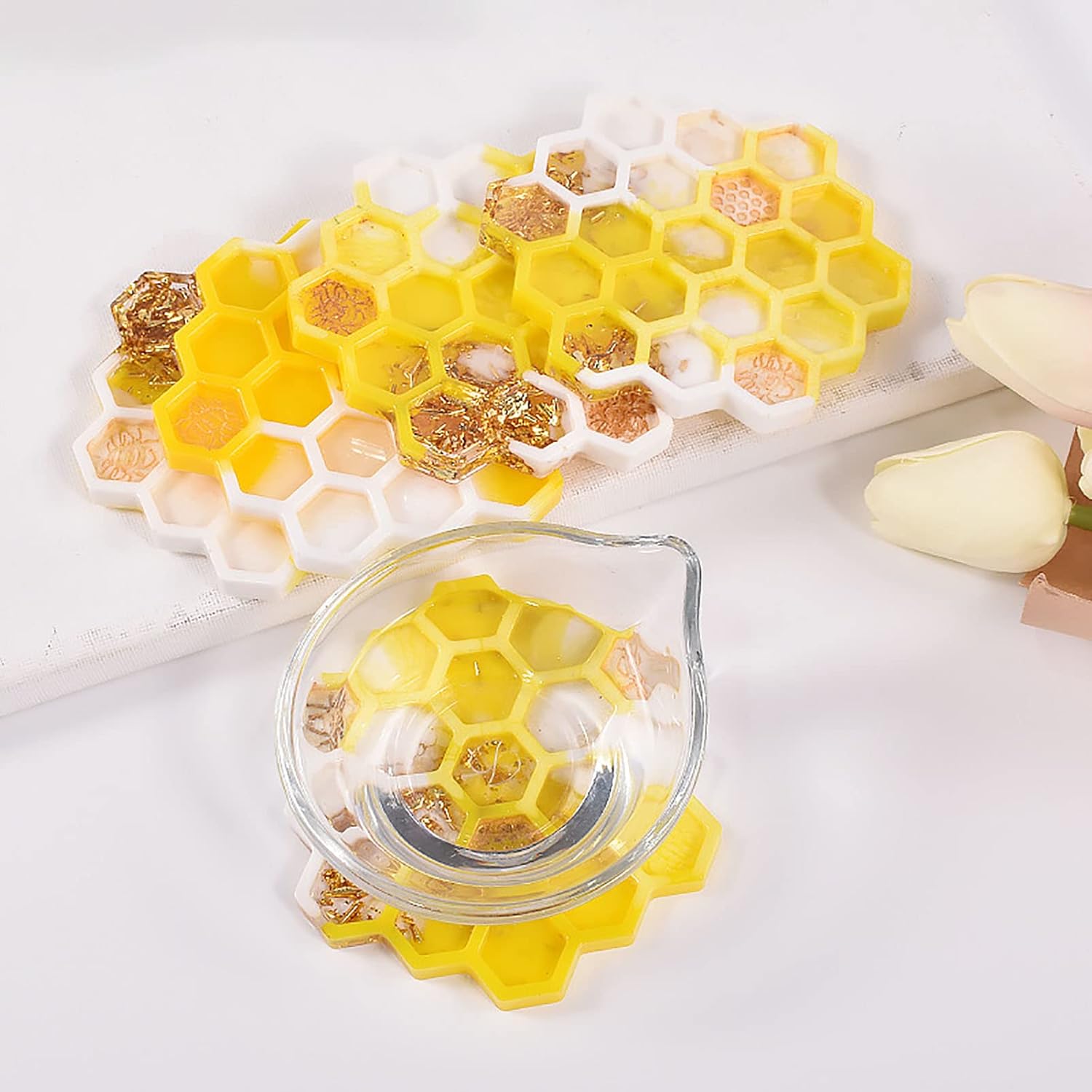 1 Set of Honeycomb Coaster Silicone Resin Mold with 4 Pcs Hexagon Shaped Epoxy Silicone Placemat Coasters Casting Molds Tray for Drinking Glasses Coffee Cup, 3D DIY Making Handmade Display Crafts