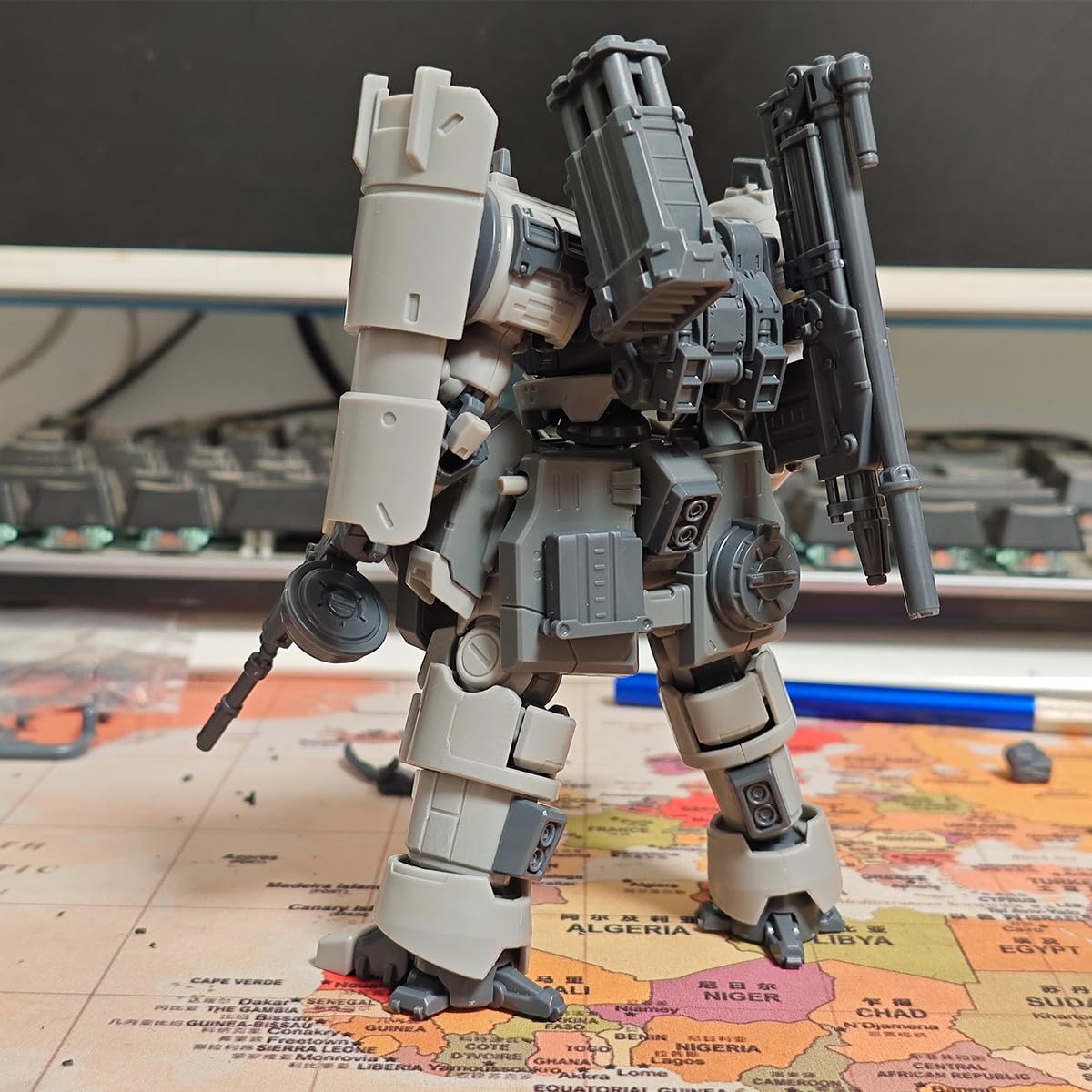 HIPLAY Sheik Mainland Super Kawaleria Artyleryjski Typ Zarov Biały Model do Składania 1/144