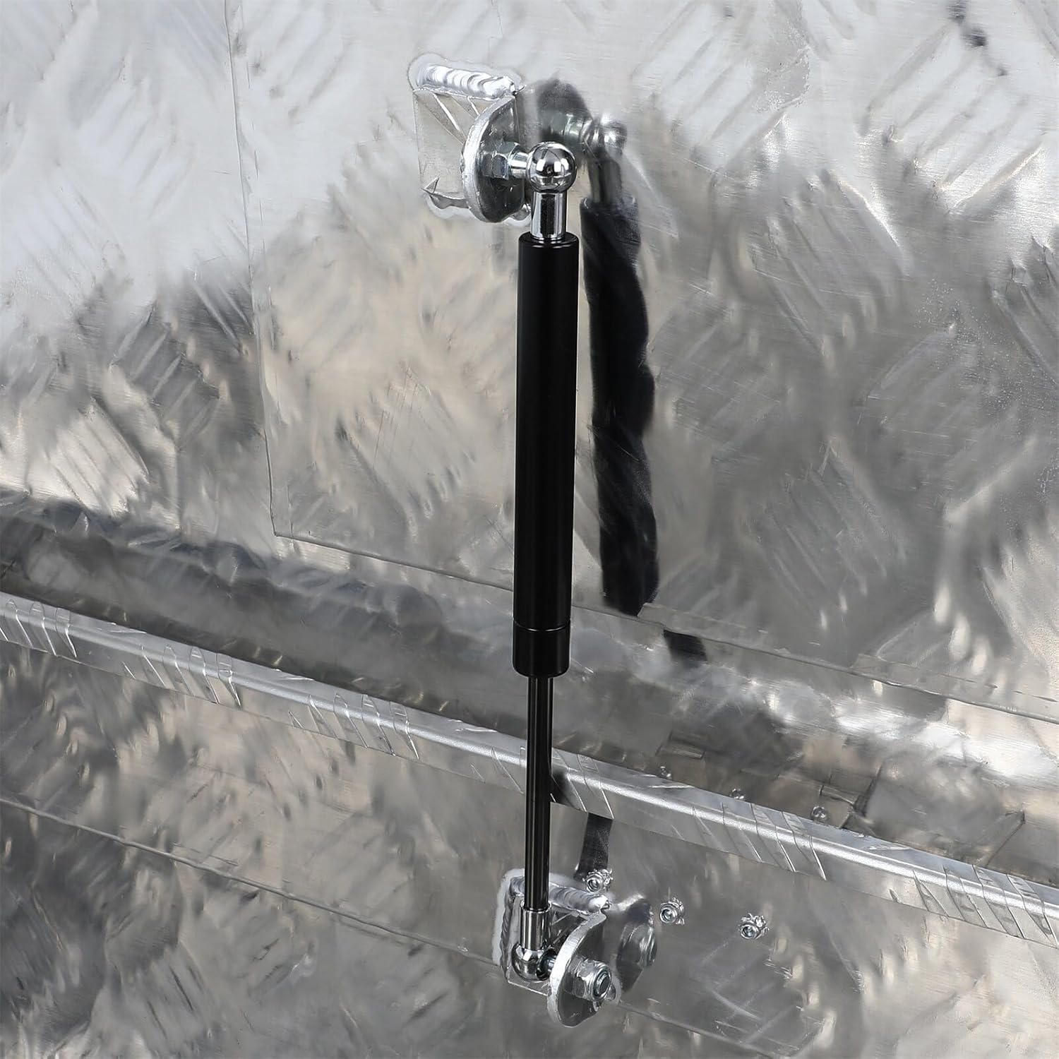 SCITOO 39Inch Lock And Keys Trapezoid Truck Bed Storage Box For Pick Up Truck Bed RV Trailer Tool Box Silver