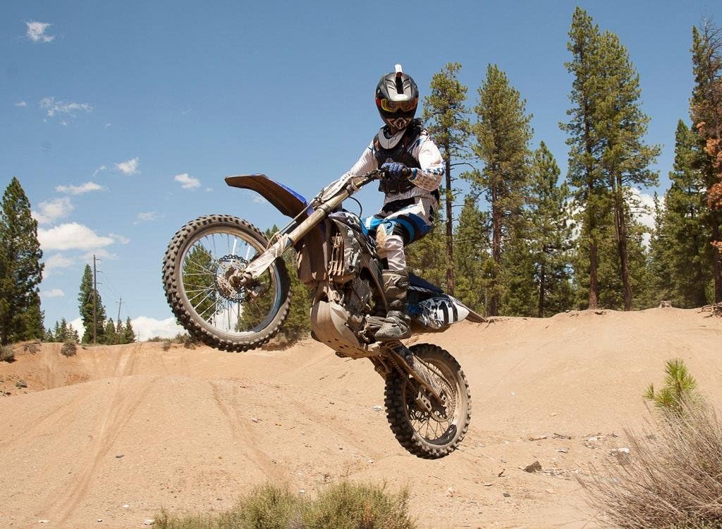 Polaroid XS100 Extreme Edition HD 1080p 16MP Waterproof Sports Action Video Camera With Full Mounting Kit Included