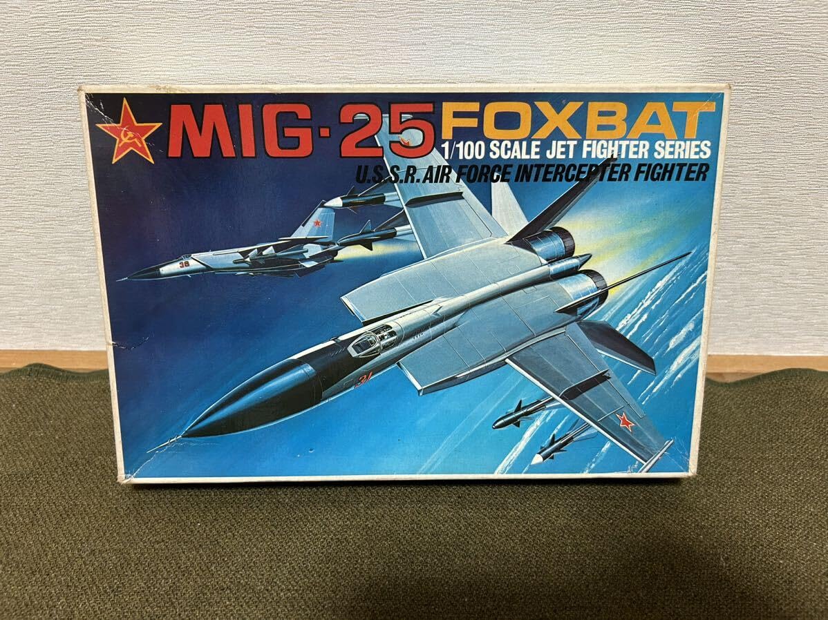 Amazon | 1/100 サニー ソ連軍 MIG-25 フォックスバット プラモデル