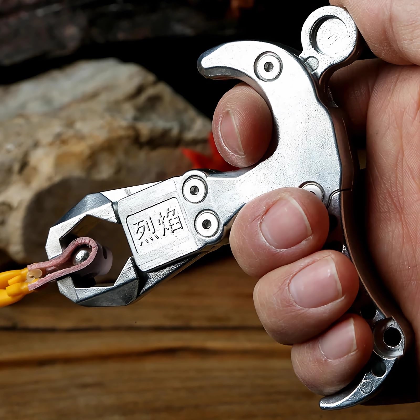 Dispositivo di Rilascio per Fionda Portatile in Acciaio Inossidabile Impugnatura di Rilascio per Fionda Accessori per Tiro a Segno e Pesca Freccette per Tiro a Segno