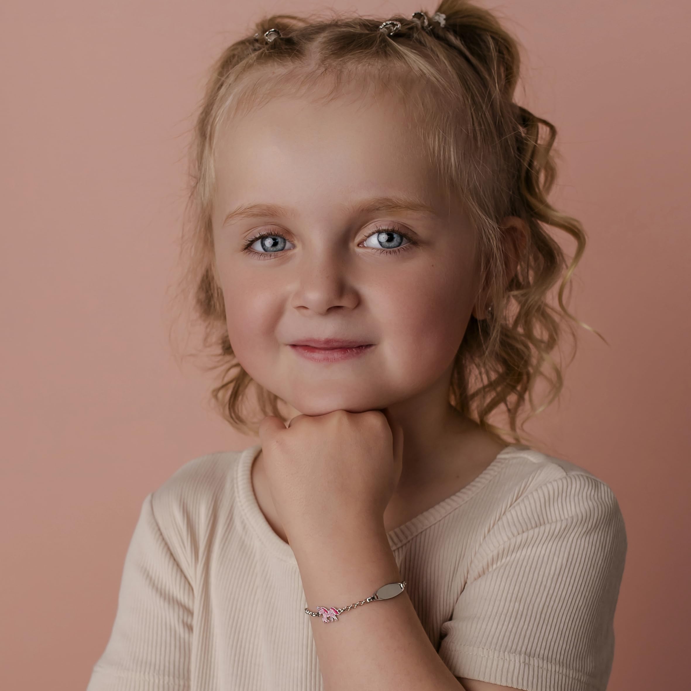 Sakrami Pulsera Niña en Plata de Ley 925 + Placa Personalizable + Unicornio Esmaltado + Pulsera Kids Collection + Regalo para Nacimiento, Bautizo, Comunión + Caja de Regalo.