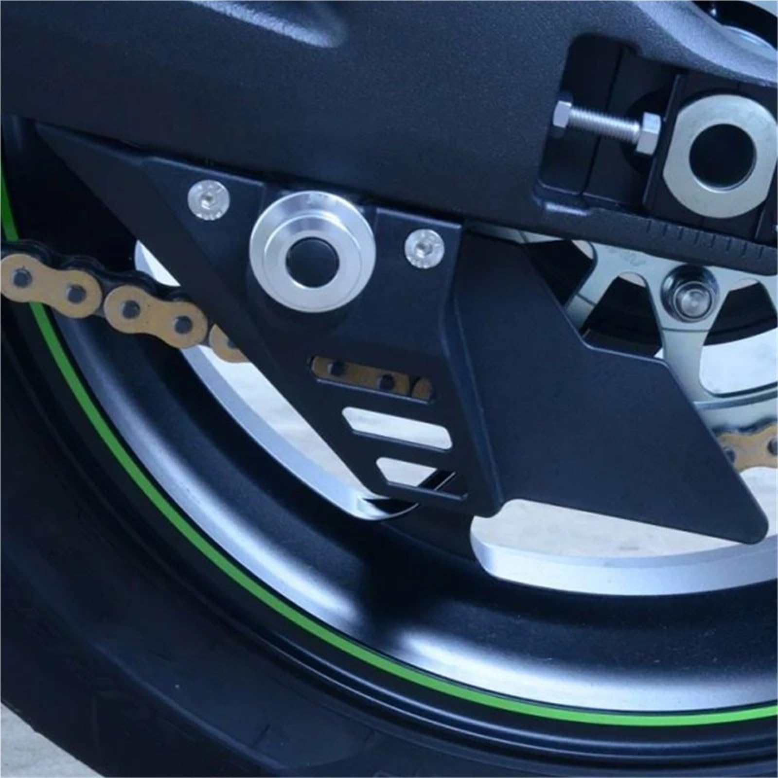 osłona zębatki silnika Pasuje do Kawasaki Ninja1100SX 2025, motocykla osłona dolnej osłony łańcucha i zębatki osłona zębatki motocykla(B)