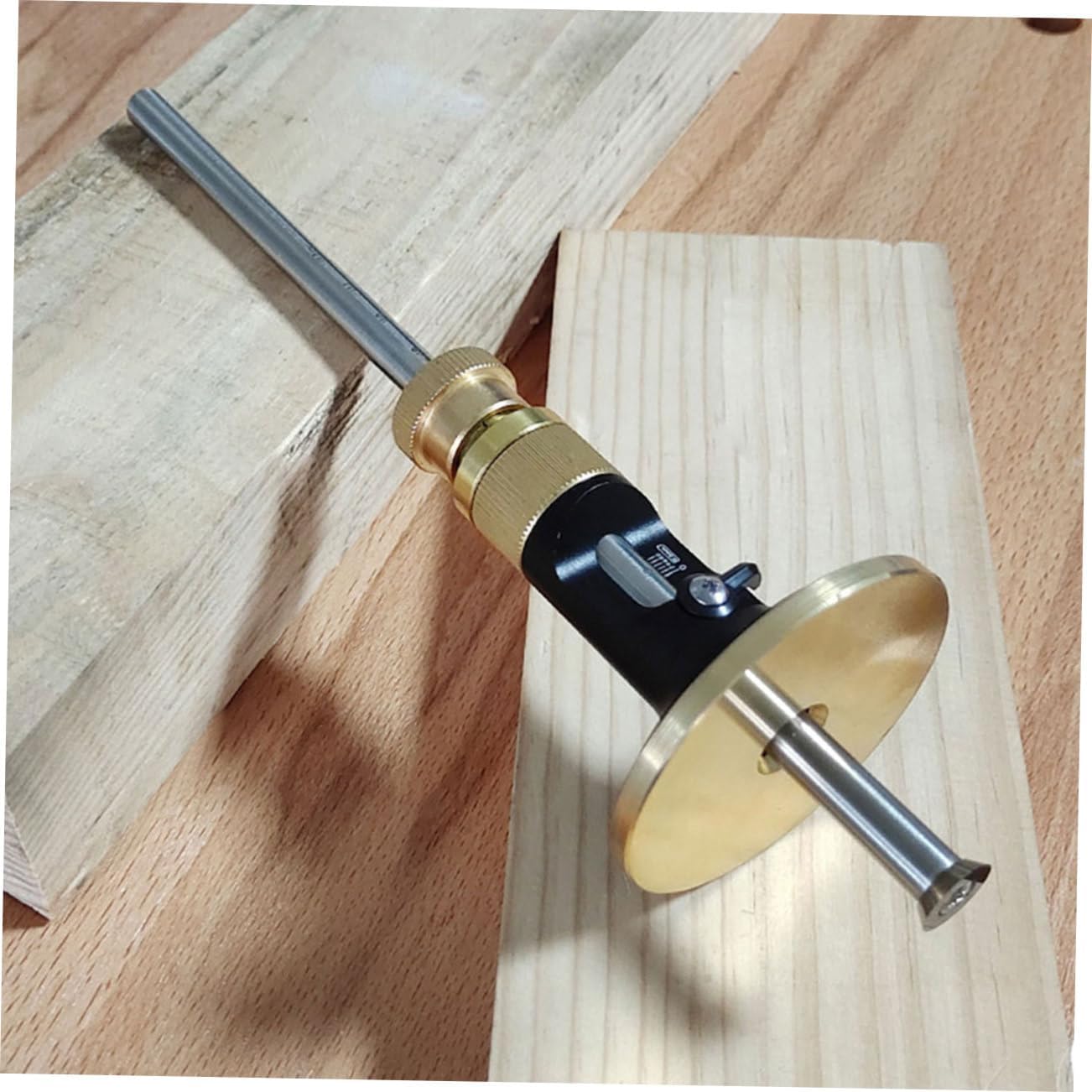 Woodworking Scriber Tool with Fine-tuning Gauge, Parallel Line Drawing Marking Gauge for Carpenters, Classic European Design Hard Alloy Blade Precision Scribing Tool