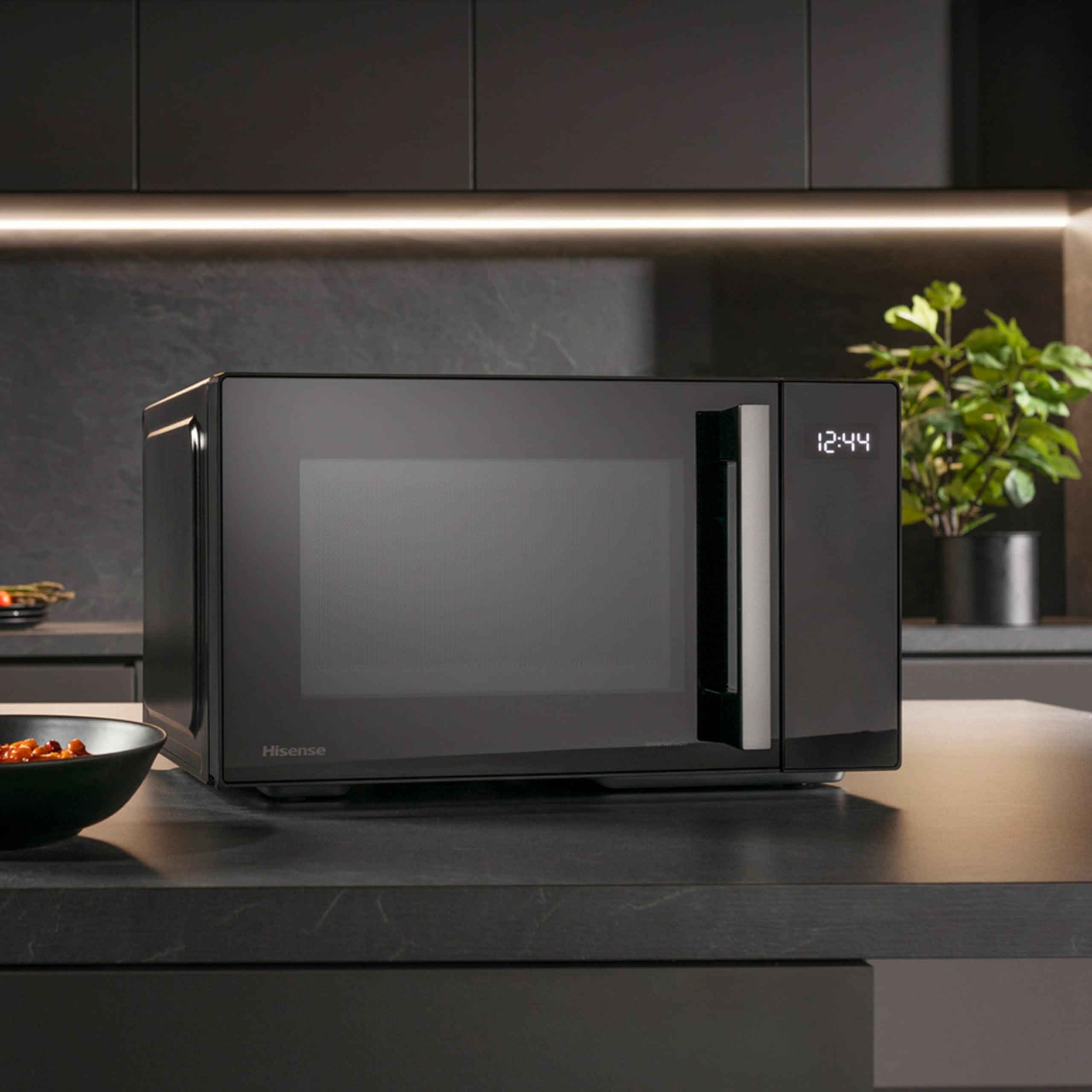 Hisense H23MOBS4HI Mikrowelle 23L 900W InverterTech Keramikbeschichtung Schwarz