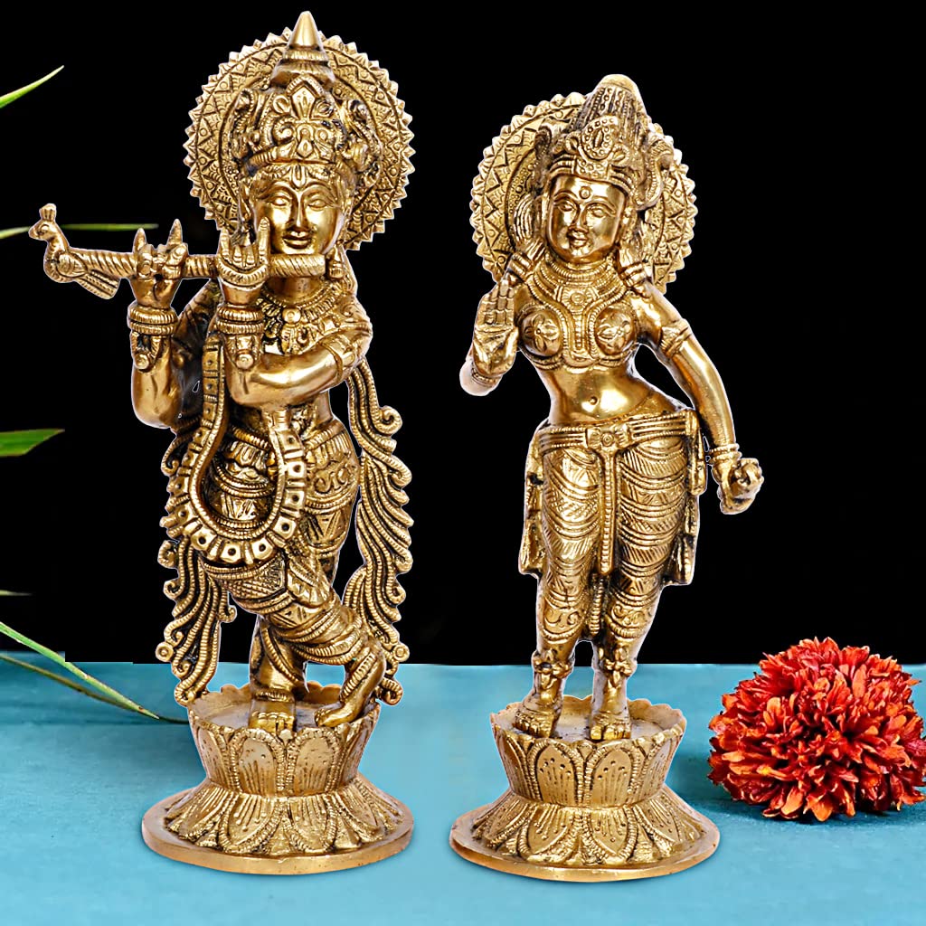 Statua di lord krishna che suona il flauto immagini e fotografie stock