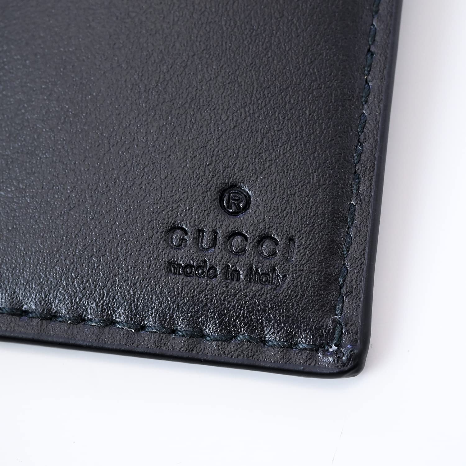 GUCCI 二つ折り財布 GGエンボス ブラック Amazon.co.jp: グッチ 財布 マネークリップ 札ばさみ 二つ折り財布