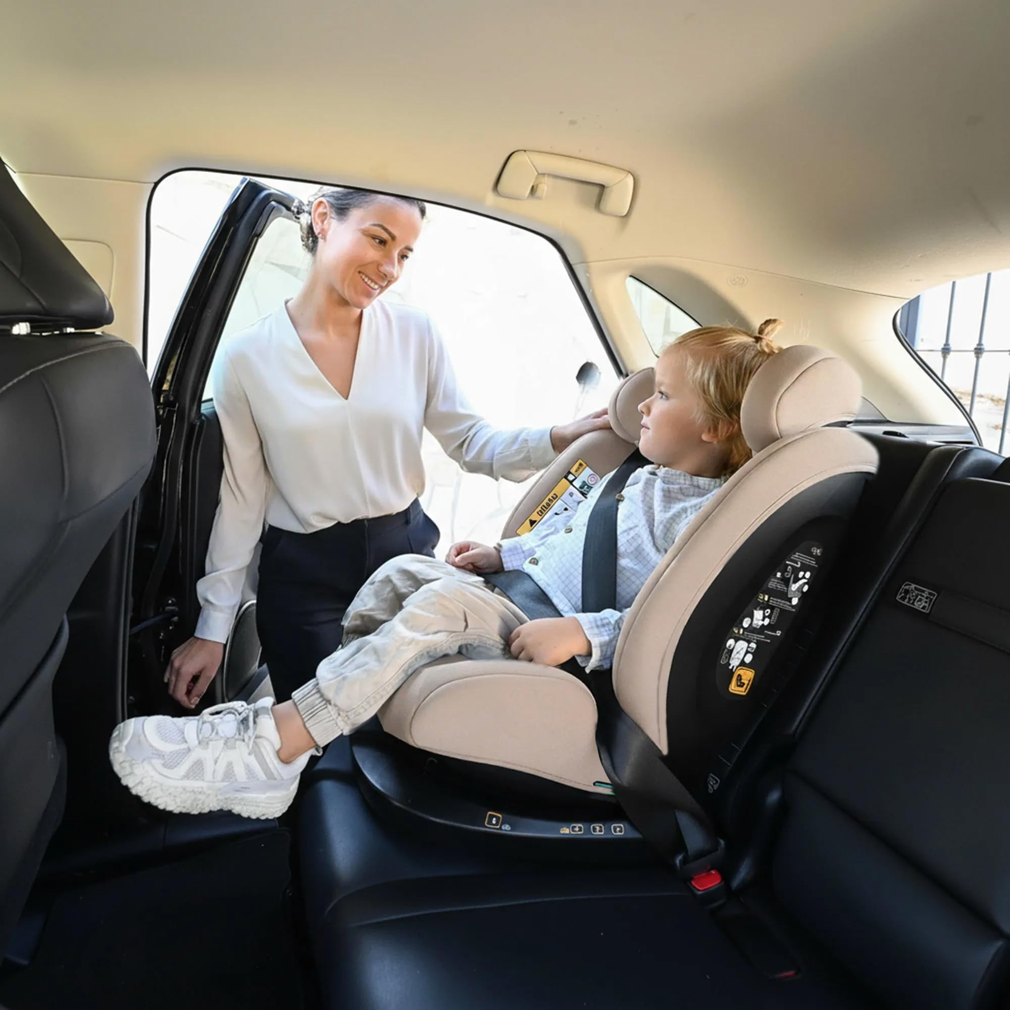 Silla de coche para niños Deryan Clyde i-Size (40-150 cm), 0-12 años, 0-36 kg, Montaje con cinturones de seguridad, reposacabezas y respaldo ajustables, reductor e inserto lingual, R129 (Nougat)