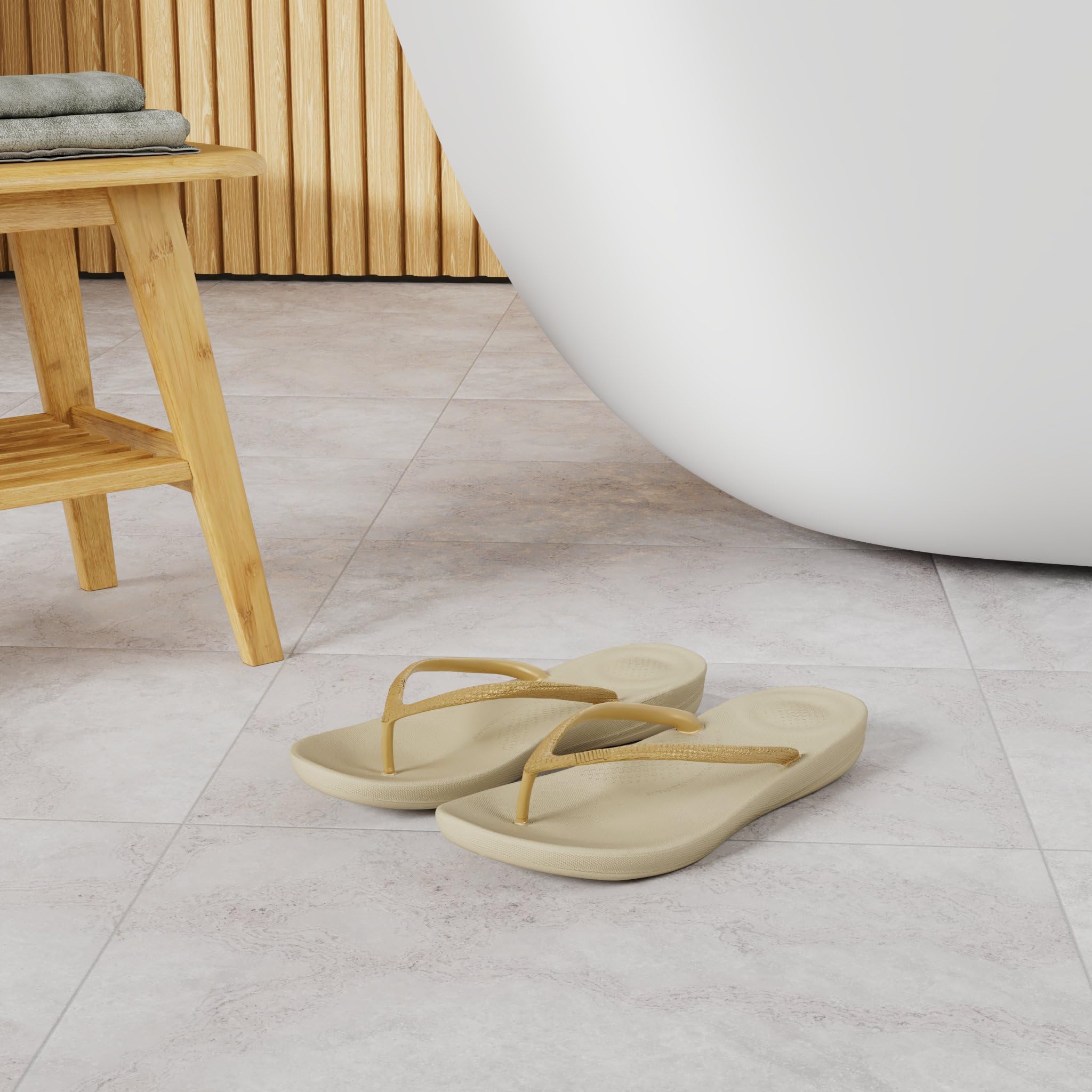 FitFlop Damen iQushion Ergonomische Zehentrenner – Leicht & Bequem mit natürlicher Fußgewölbeunterstützung