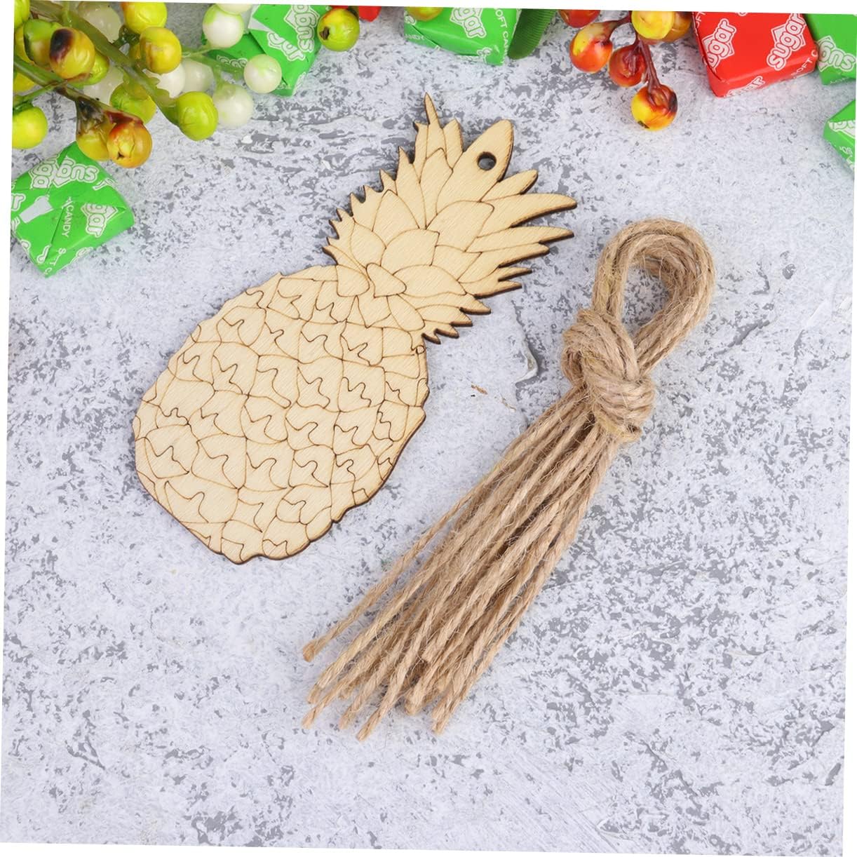 20pcs DIY Unfinished Cutout Wood Fruit Pendant Pineapple Wood Cutout Creative en Pendant en DIY Painting Slice Painting Slices Chips Tag Christmas (Pack of 2)