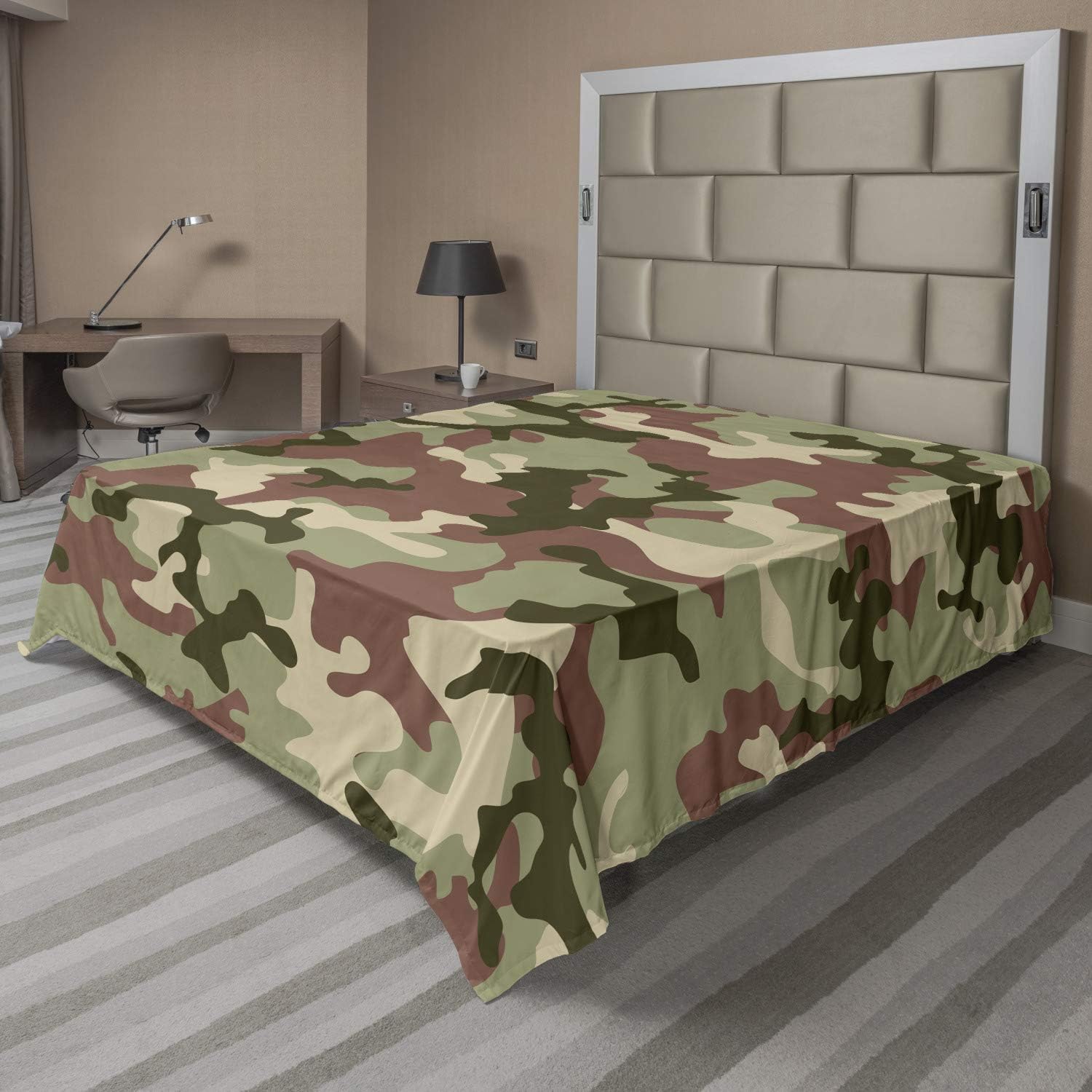 Ambesonne Camo Flat Sheet, Illustrated Green Camouflage in Forest Colors Hunter Theme, Soft Comfortable Top Sheet Decorative Bedding 1 Piece, Queen Size, Dark Green