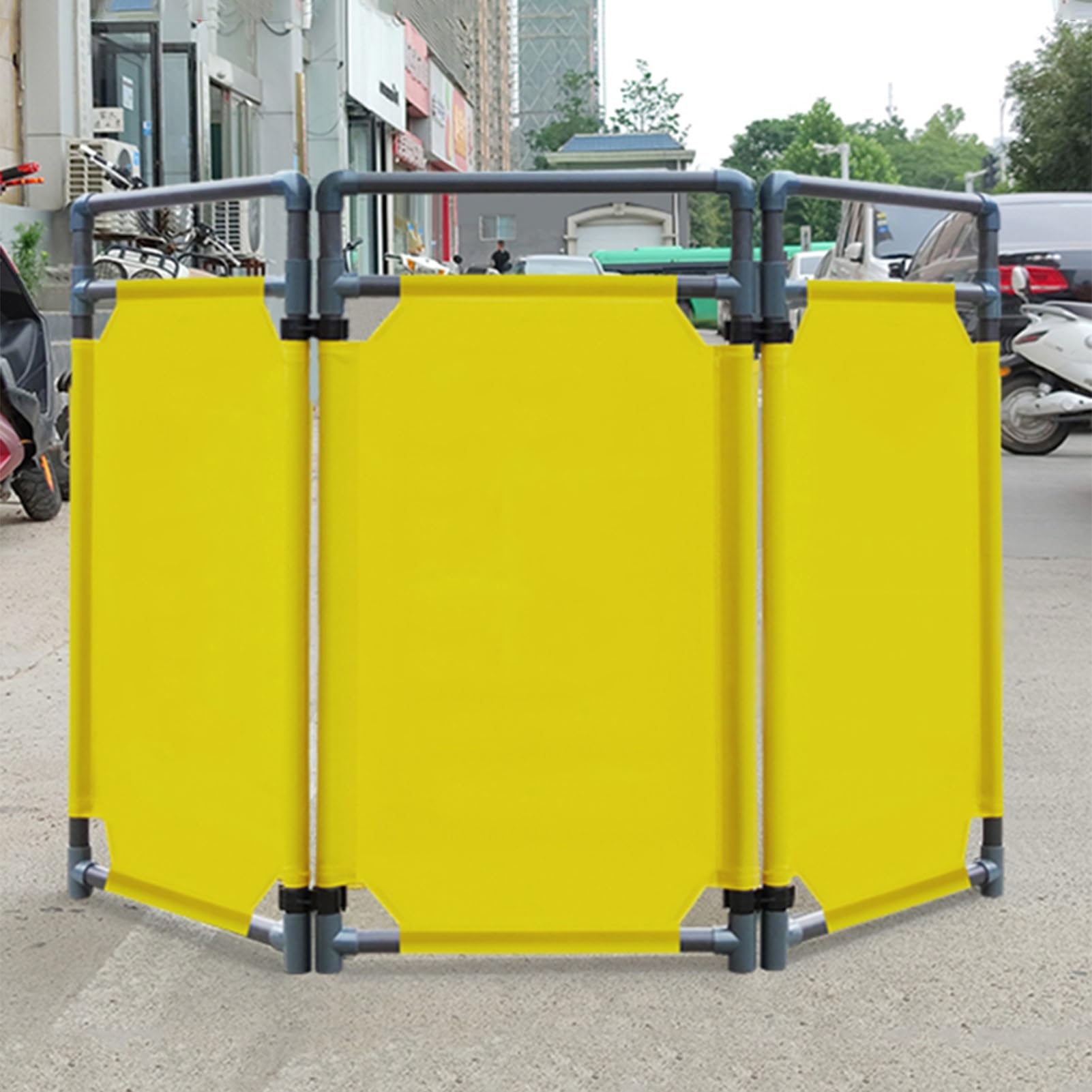 Clôture Tempo pliable pour sécuriser rapidement un sol glissant ou un chantier