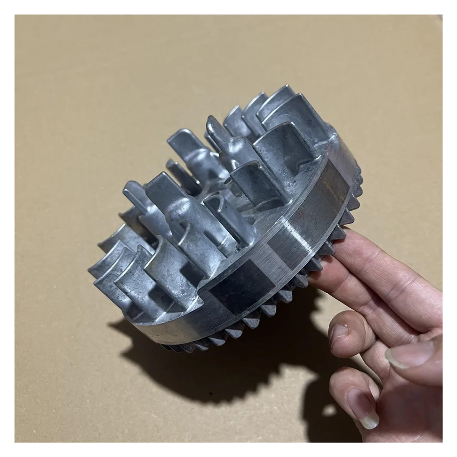 Volant magnétique DOV750 for tondeuse à gazon DOV 700 750 775is I/C 6,5 CV 161 cm³ OEM 590420