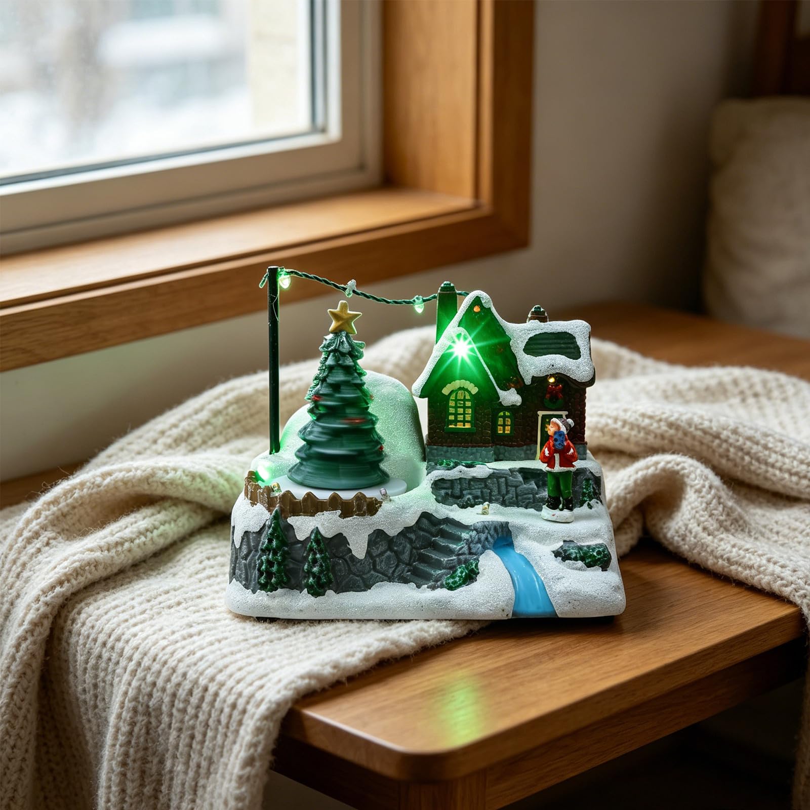 Weihnachtliche Spieluhr mit Leuchtendem Schneehäuschen und Drehbarem Baum aus Kunststoff Elegante Tischdekoration für Winter und Festliche Geschenkidee