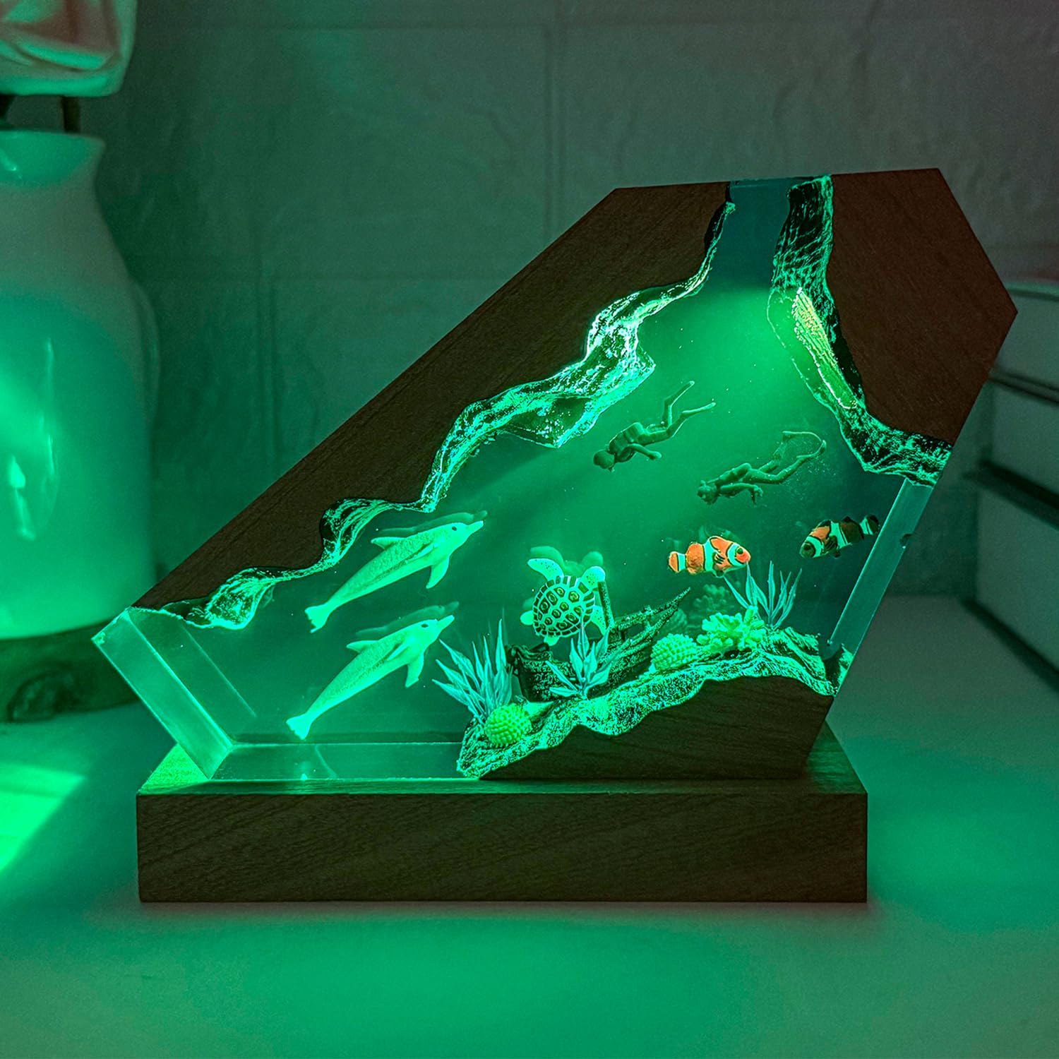 Dolphin Resin Ocean Lamp, Handmade Resin Night Light for Home Office Decor, Multi-Color LED Light with USB Port, Dolphin Gifts for Birthday Holiday, Valentine's Day Gifts for Him Kids (6"x4")