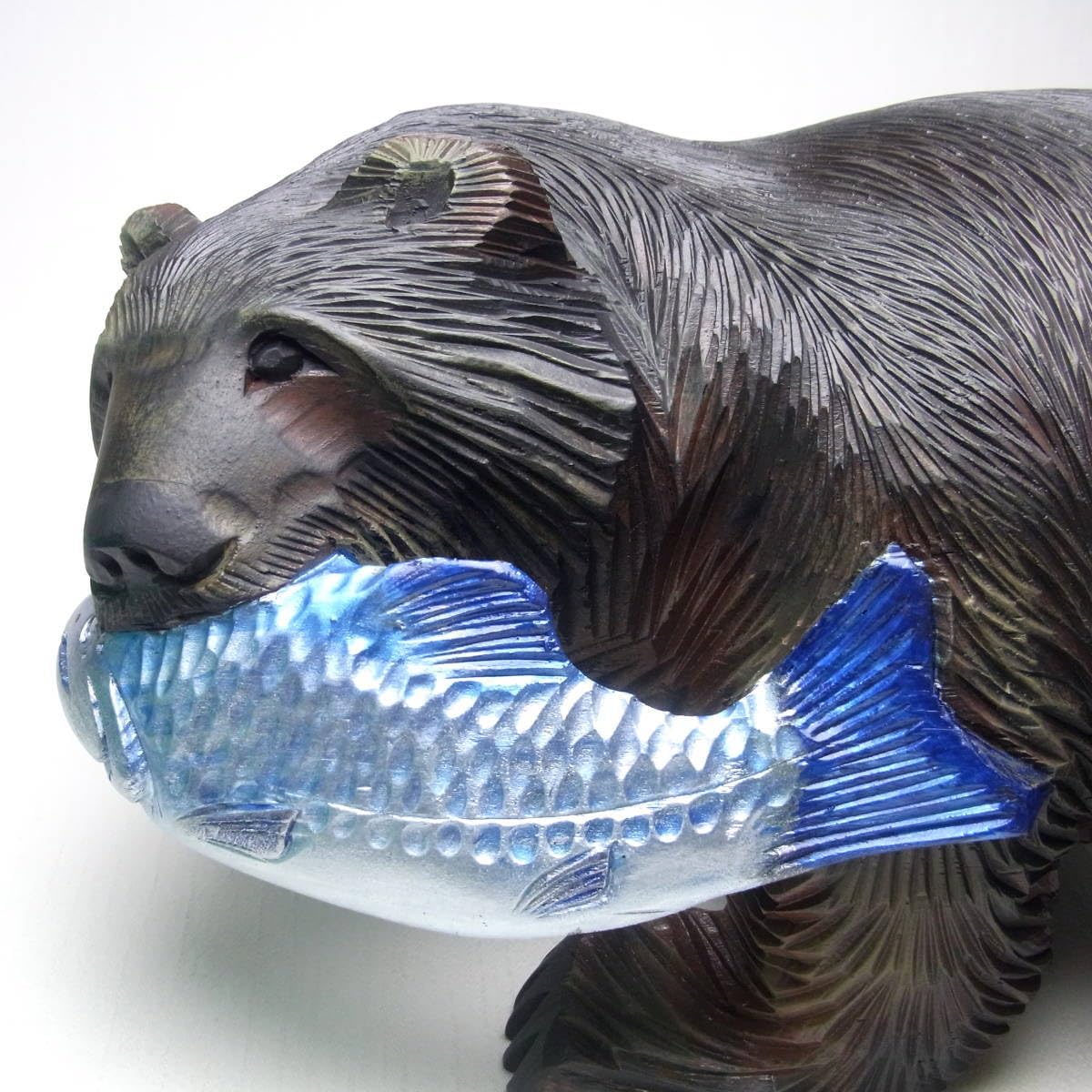 北海道　阿寒湖　熊　彫り物　置物 北海道阿寒湖熊彫り物置物