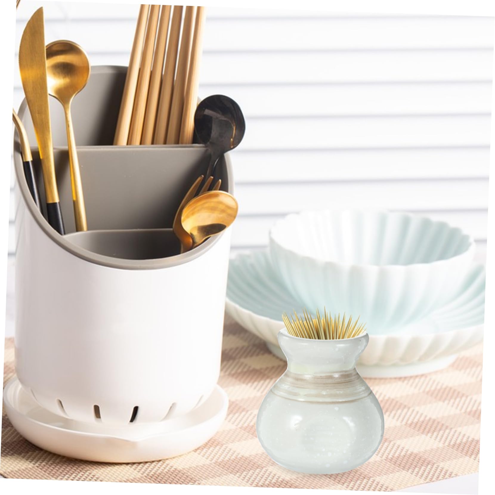 VICASKY Box Ceramic Toothpick Holder Chic Fruit Pick Container Stylish Toothpick Dispenser for Home Kitchen Compact Decorative Storage Pot Retro Design for Dining Table Lightweight and