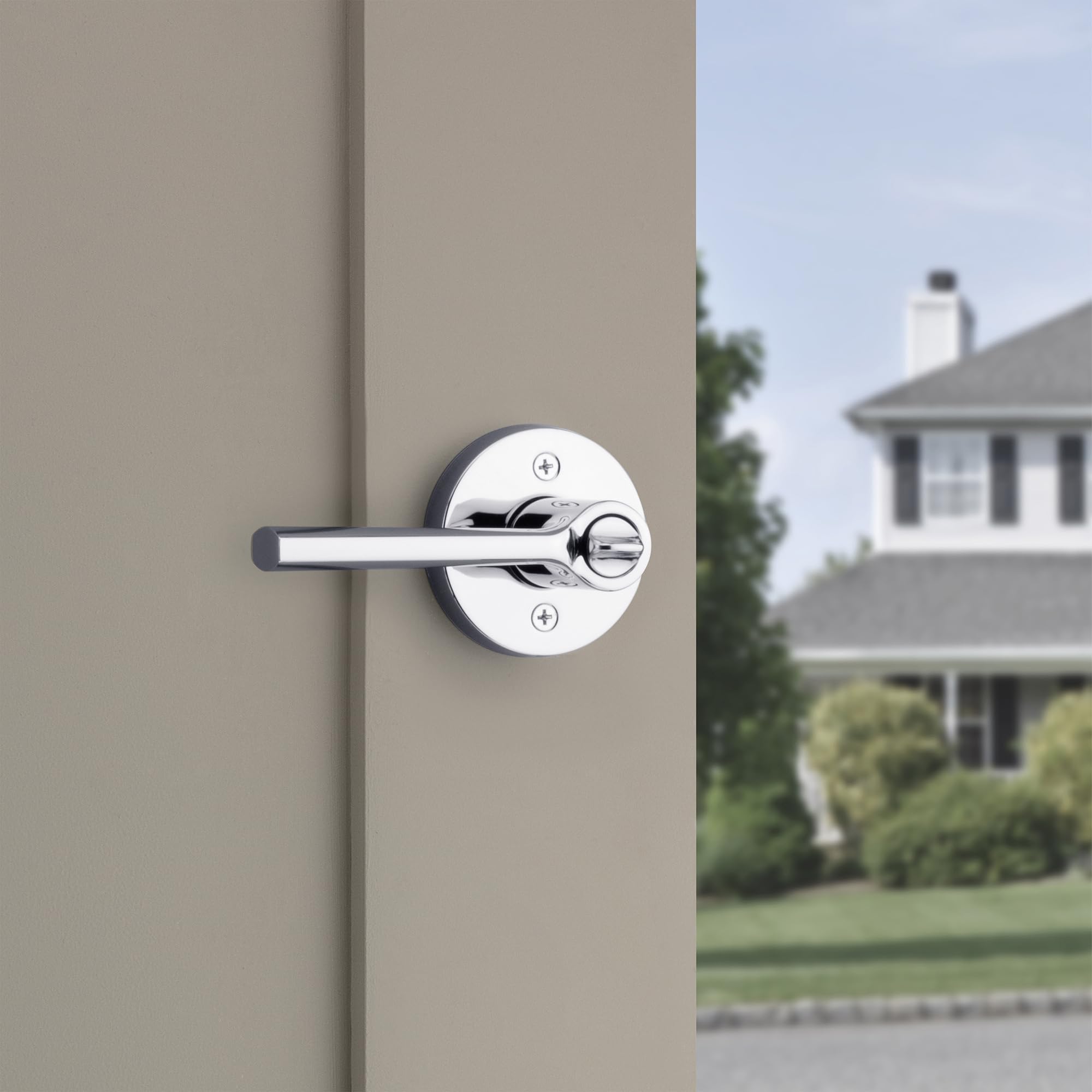 Kwikset Lisbon - Pomo redondo para puerta de entrada con cerradura y llave, manija segura con llave exterior, entrada frontal y dormitorio, cromo pulido, resistente a las púas SmartKey Rekey Security