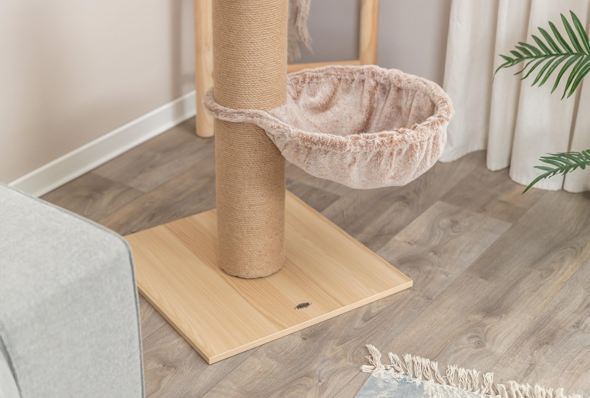 TRIXIE Mauricio - Albero per gatti con pali in iuta, letto accogliente e grandi piattaforme, mobili per gatti da interno per graffiare e arrampicarsi, beige, 50 x 50 x 84 cm