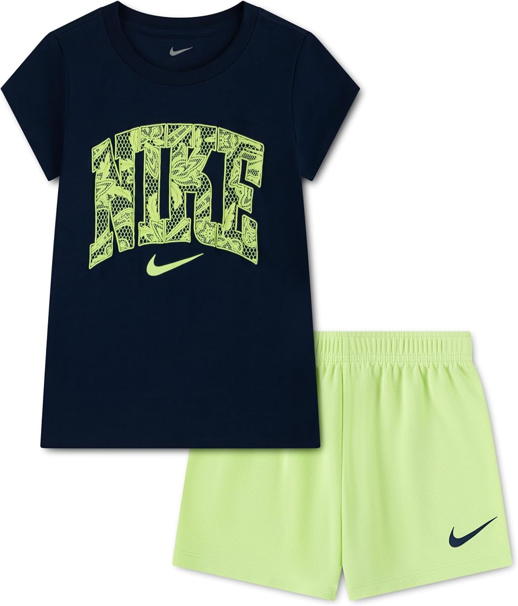 Nike Conjunto de 2 piezas de camiseta gráfica y pantalones cortos de malla para niña