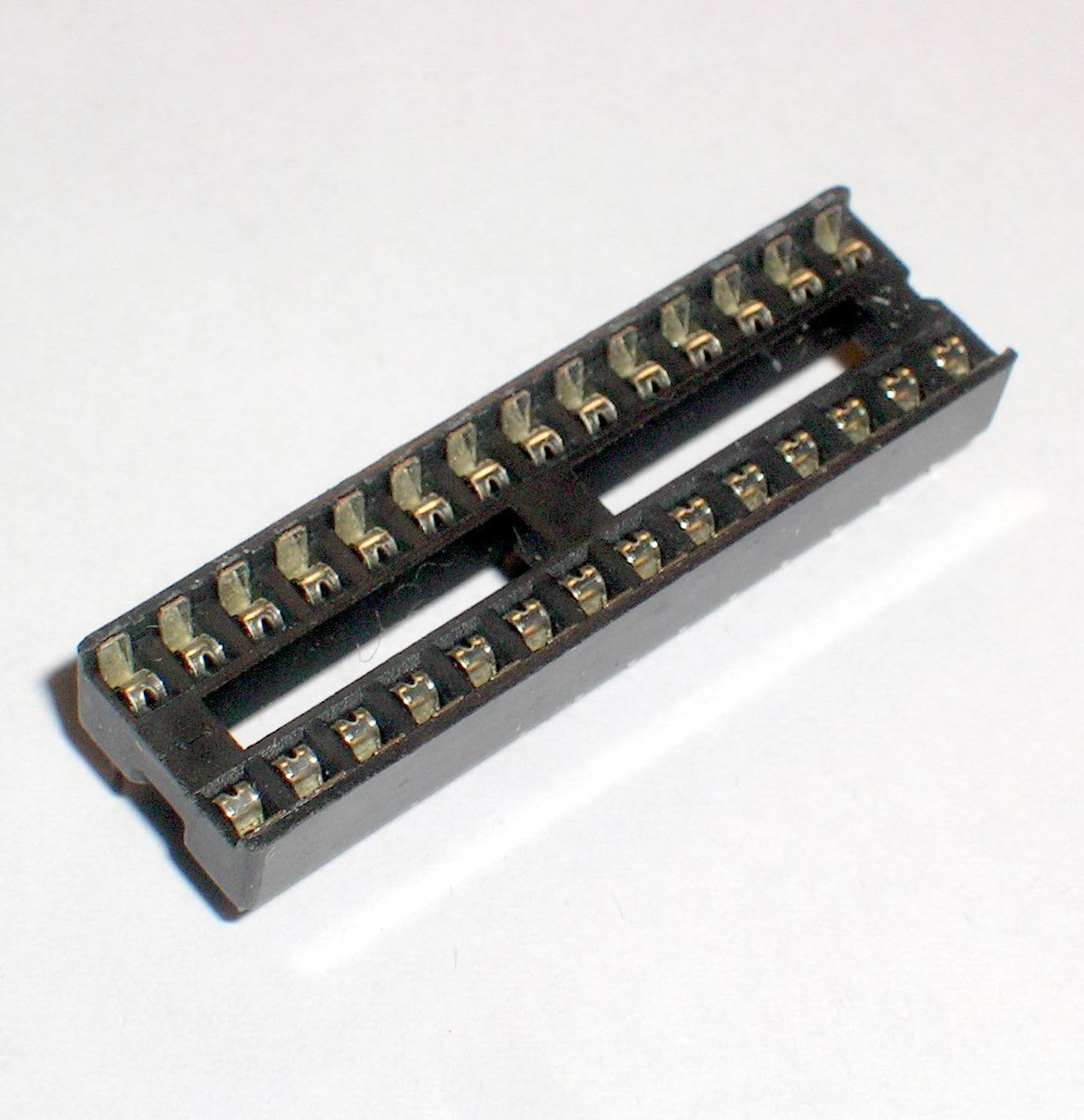 35pcs IC Socket DIP28 Foot spacing 2.54mm 36X10X4.5mm